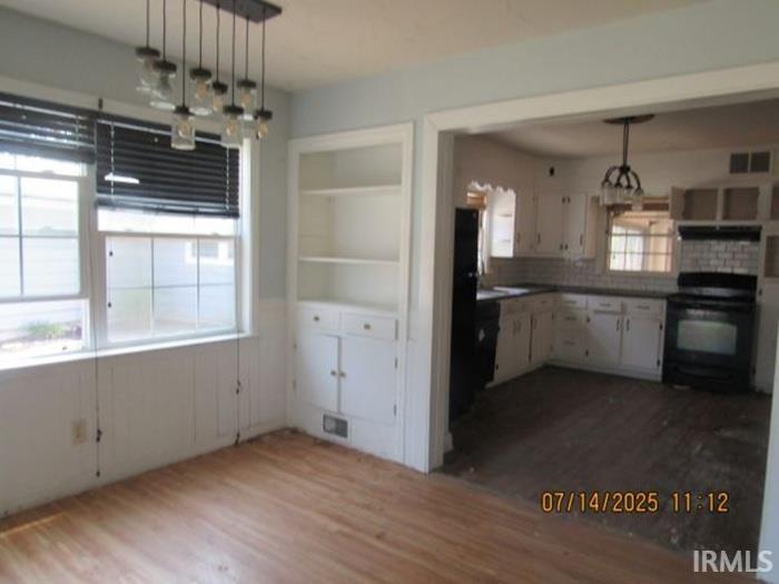 Photo 4 of 3424 KIRKWOOD Drive