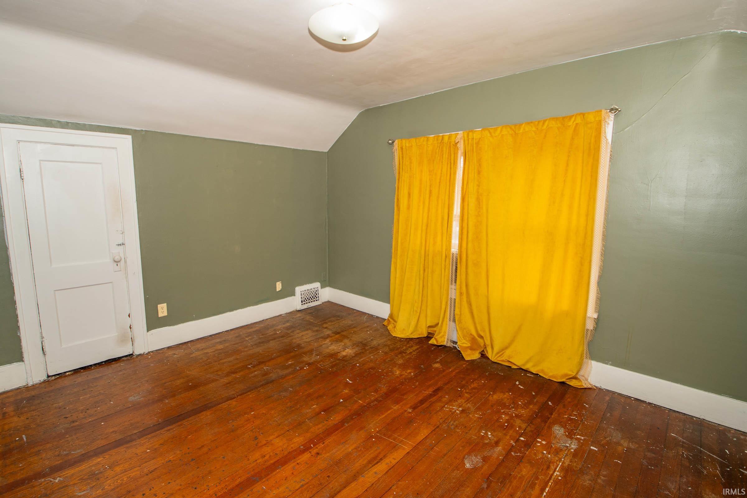 Photo 13 of 1618 Roys Avenue
