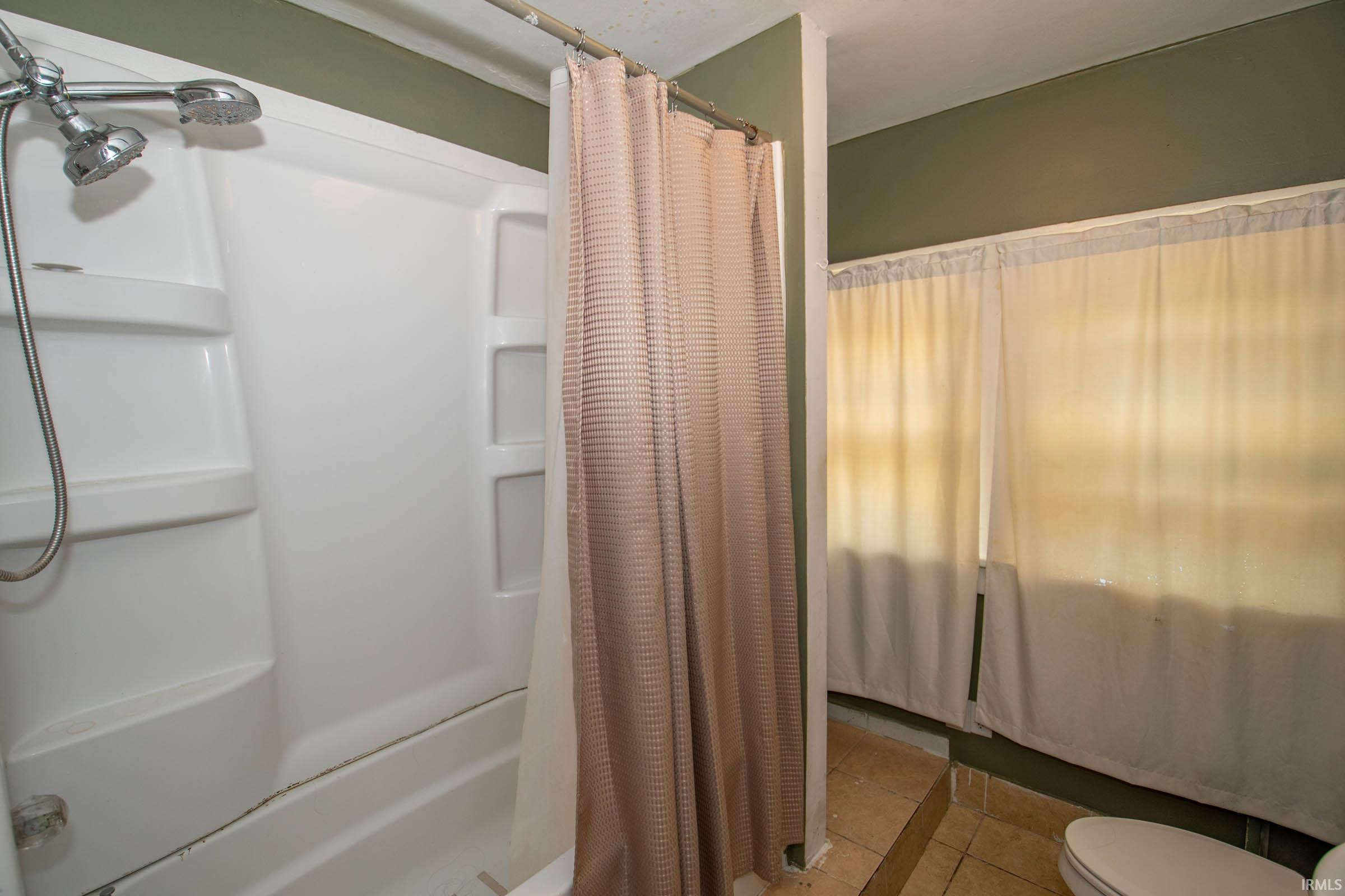 Photo 16 of 1618 Roys Avenue