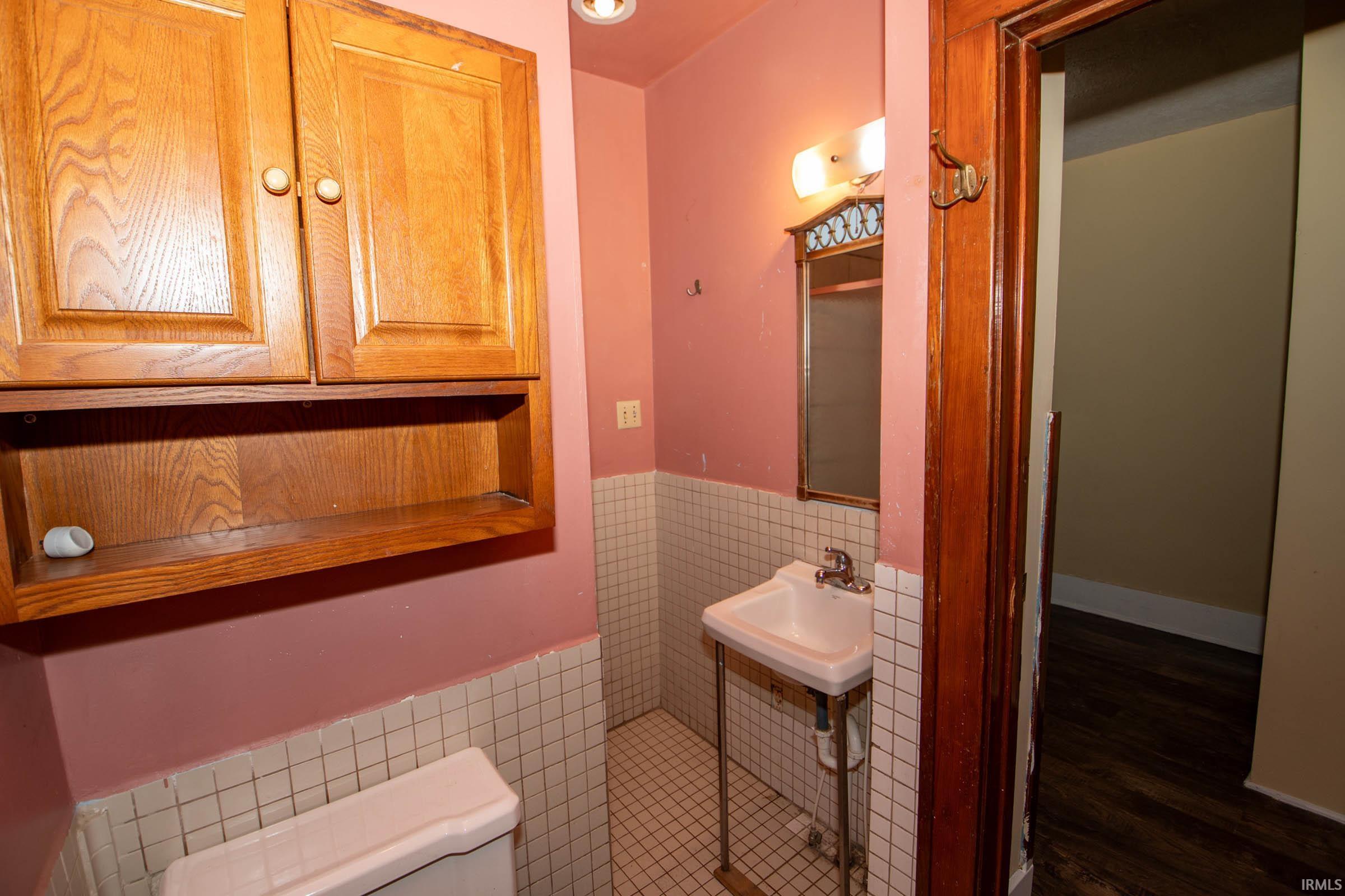 Photo 17 of 1618 Roys Avenue