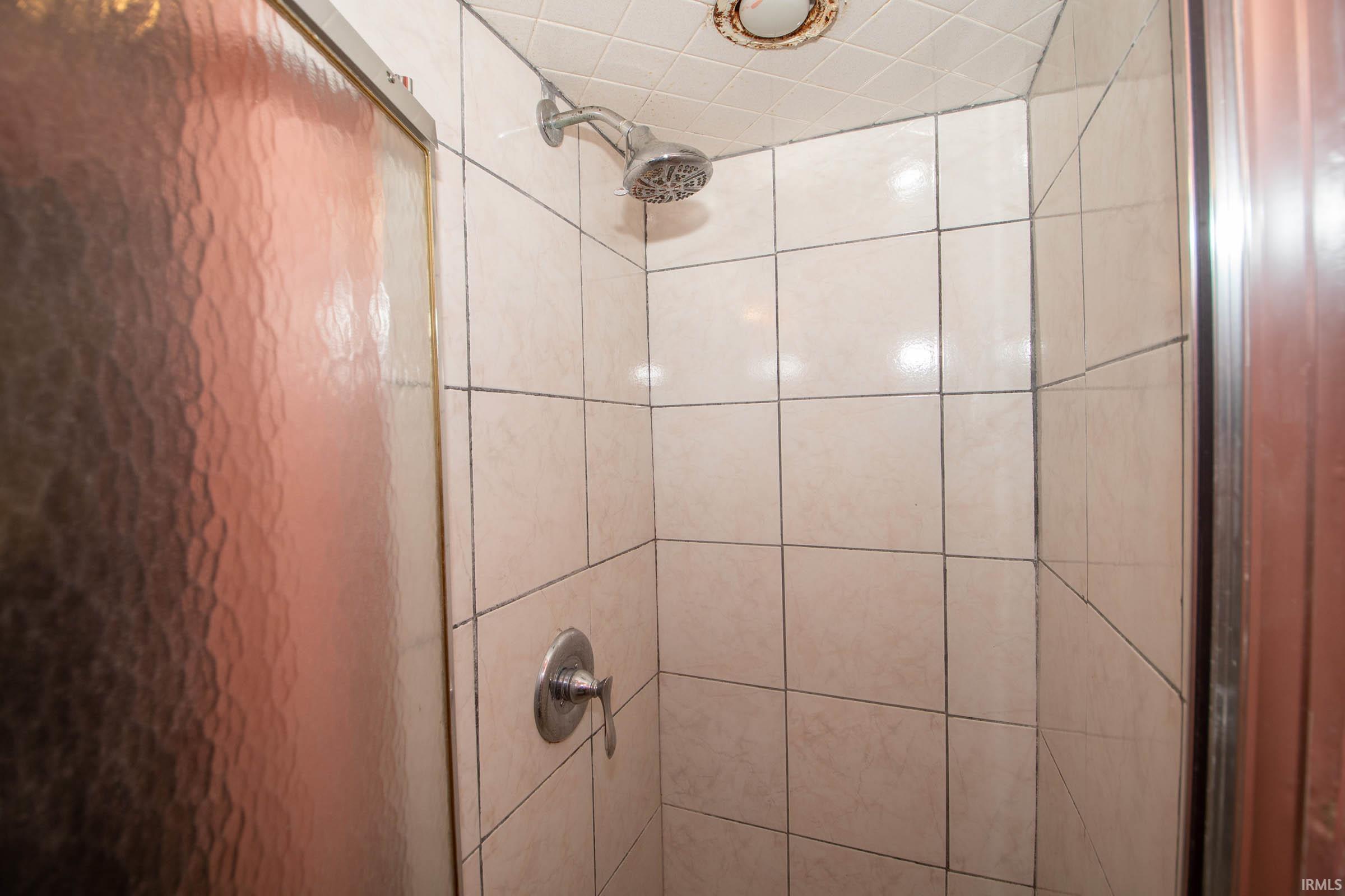 Photo 18 of 1618 Roys Avenue