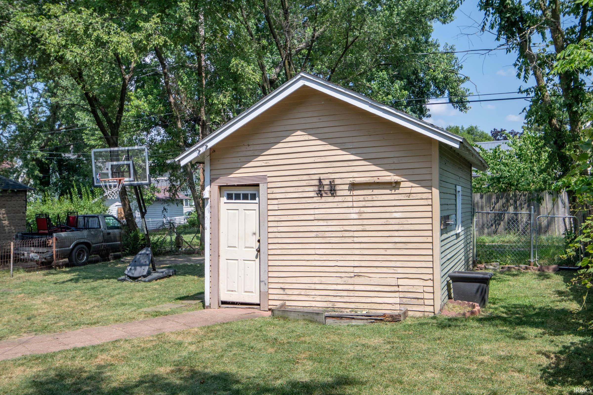 Photo 23 of 1618 Roys Avenue