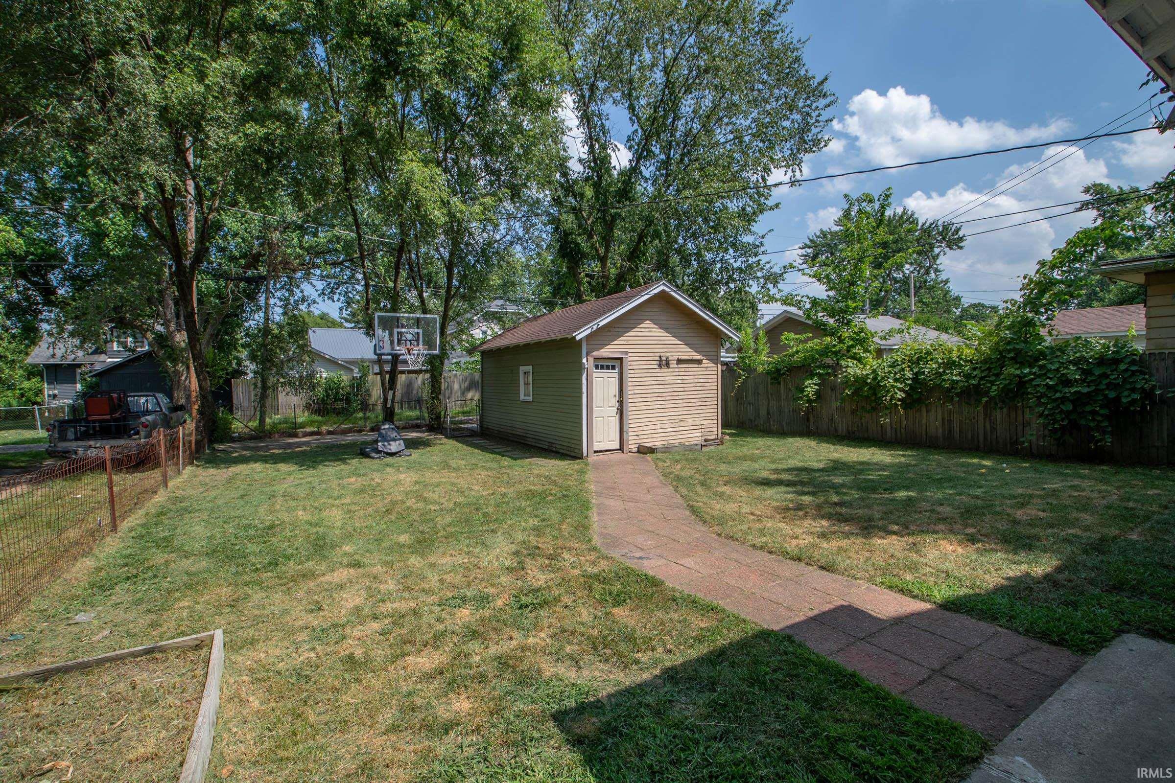 Photo 26 of 1618 Roys Avenue
