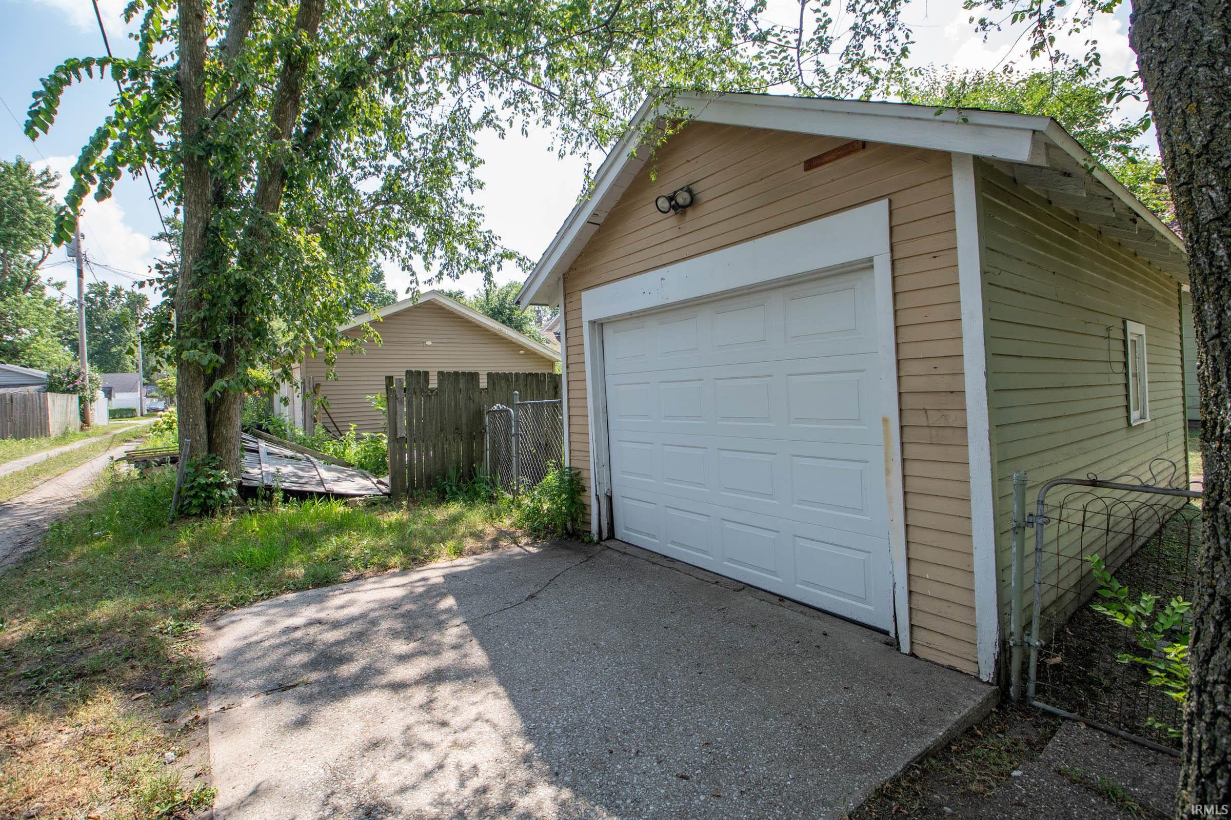 Photo 27 of 1618 Roys Avenue