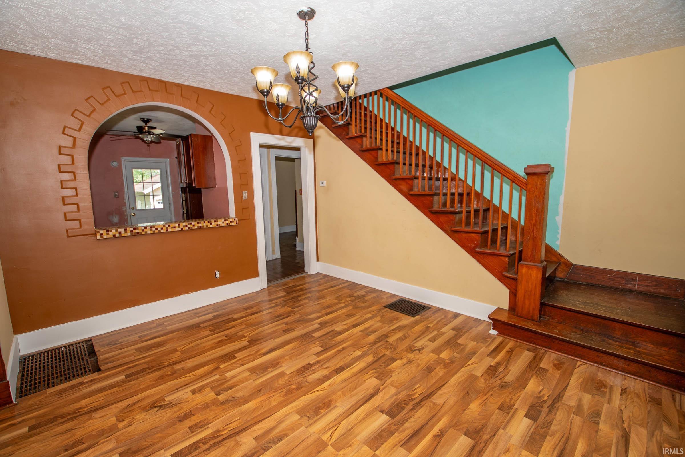 Photo 6 of 1618 Roys Avenue
