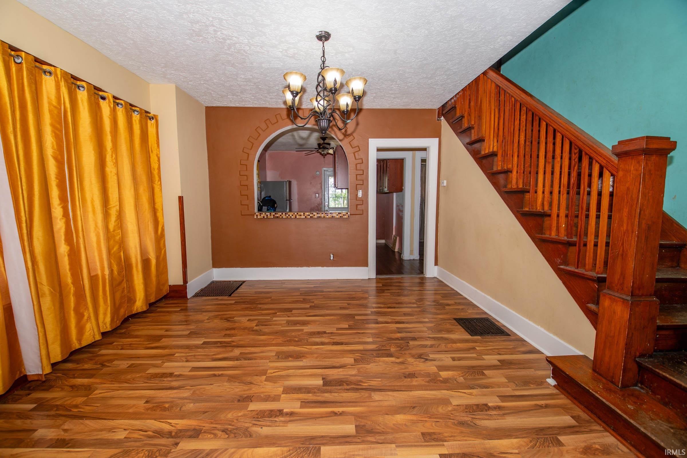 Photo 7 of 1618 Roys Avenue