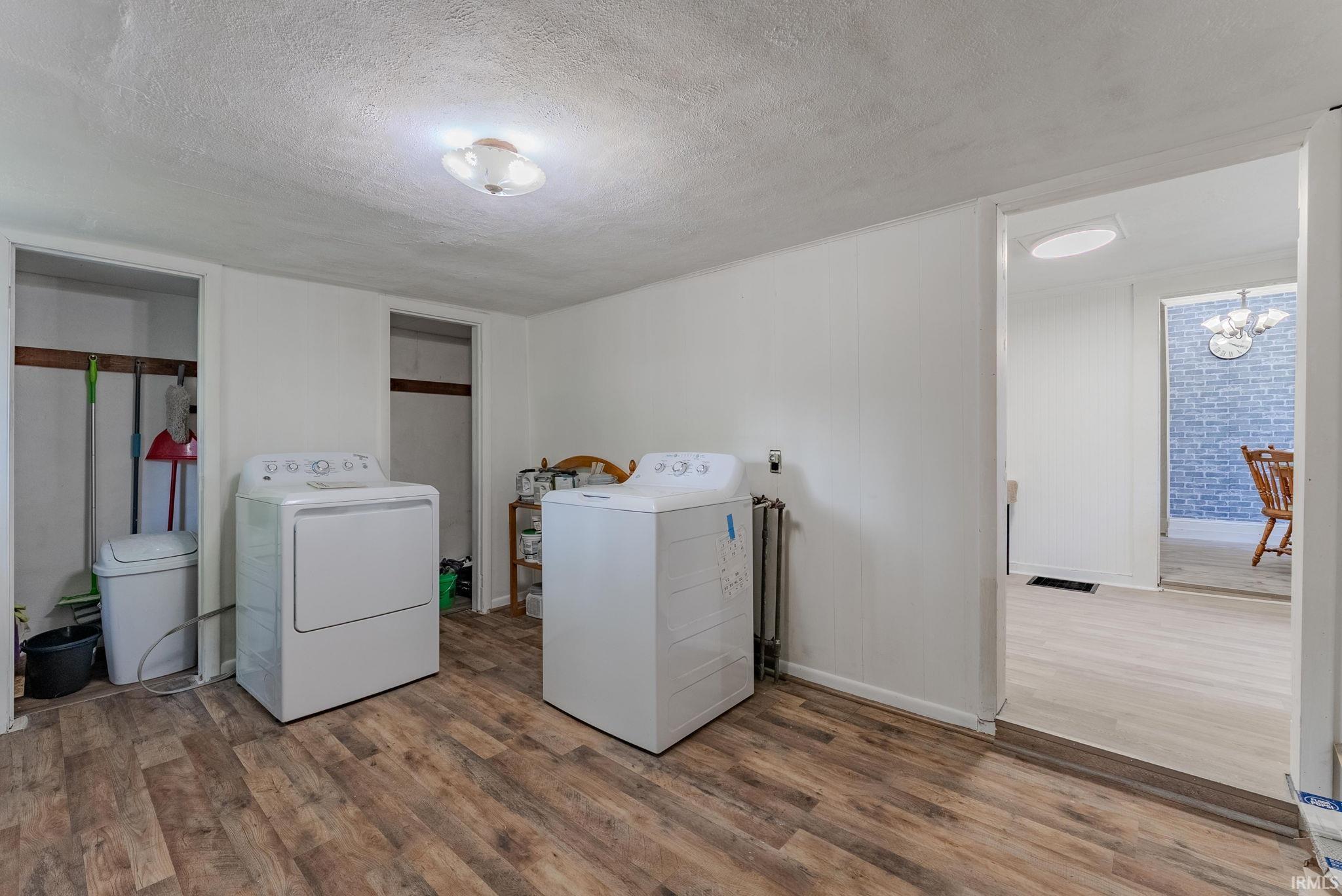 Photo 16 of 283 N Thorne Street