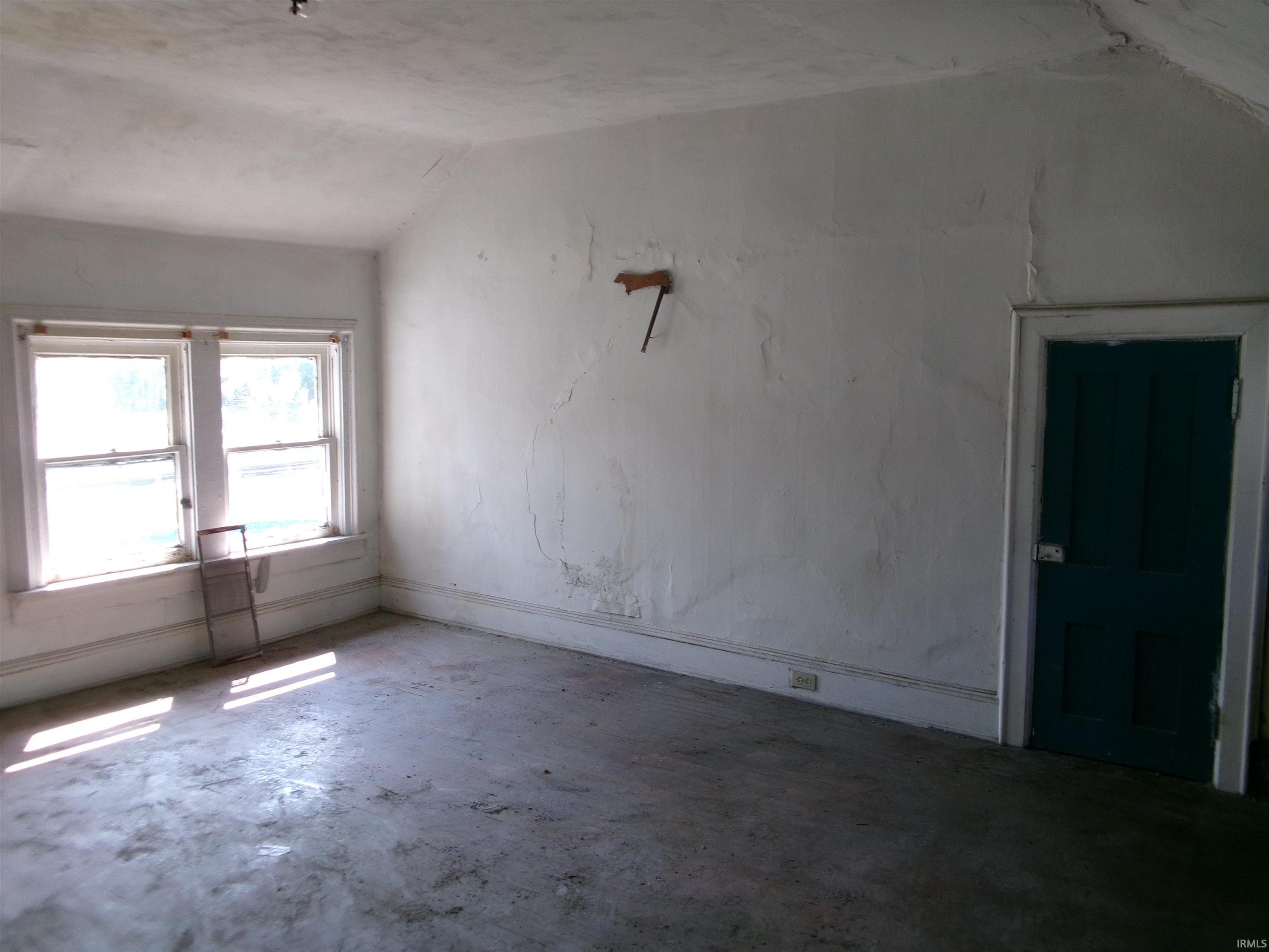 Homes for sale in Peru, IN | 77 Ewing St, Peru, IN 46970 | MLS# 202527689