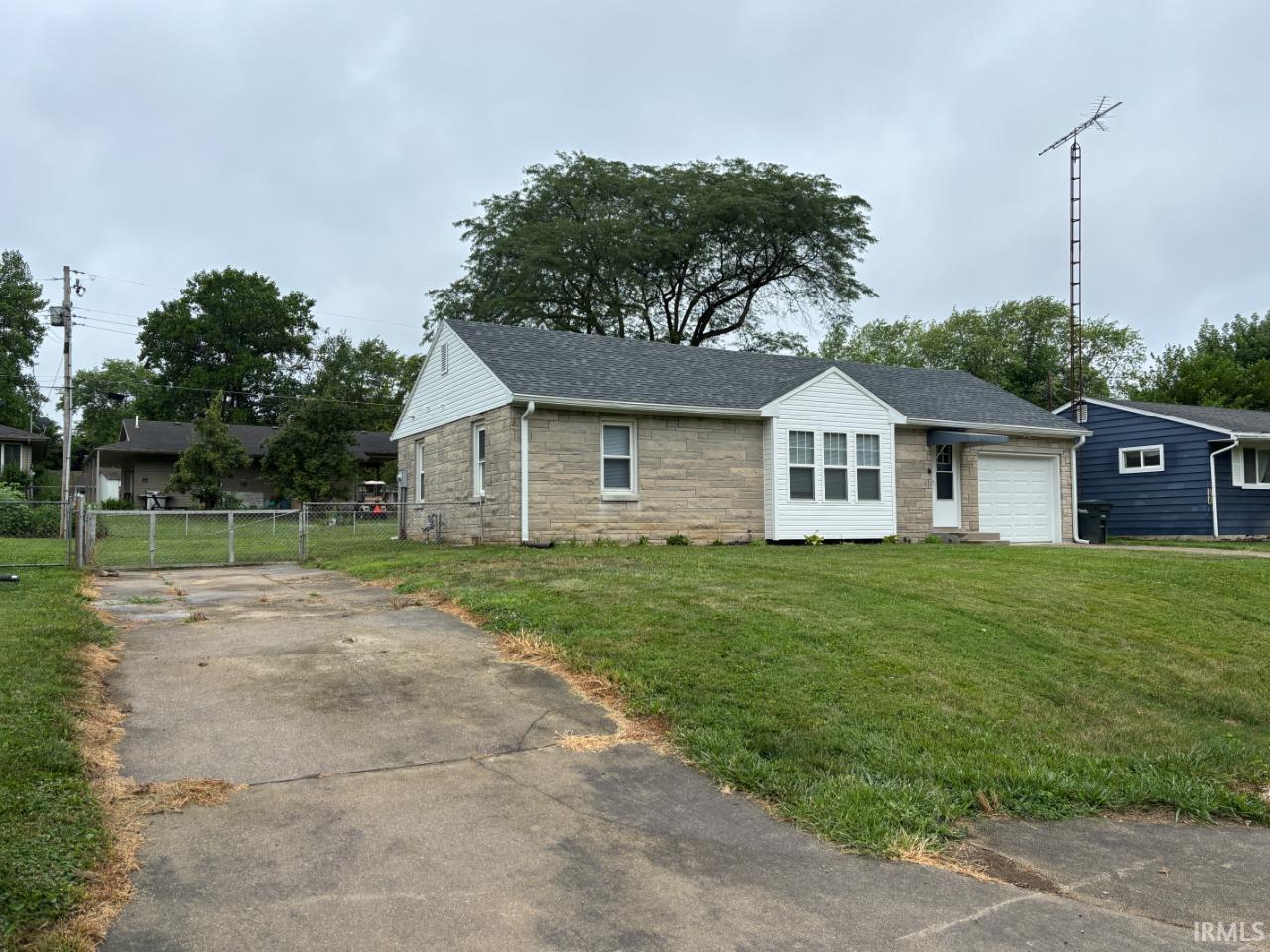 Homes for sale in Muncie, IN | 2115 S Manville Rd, Muncie, IN 47302 | MLS# 202527703