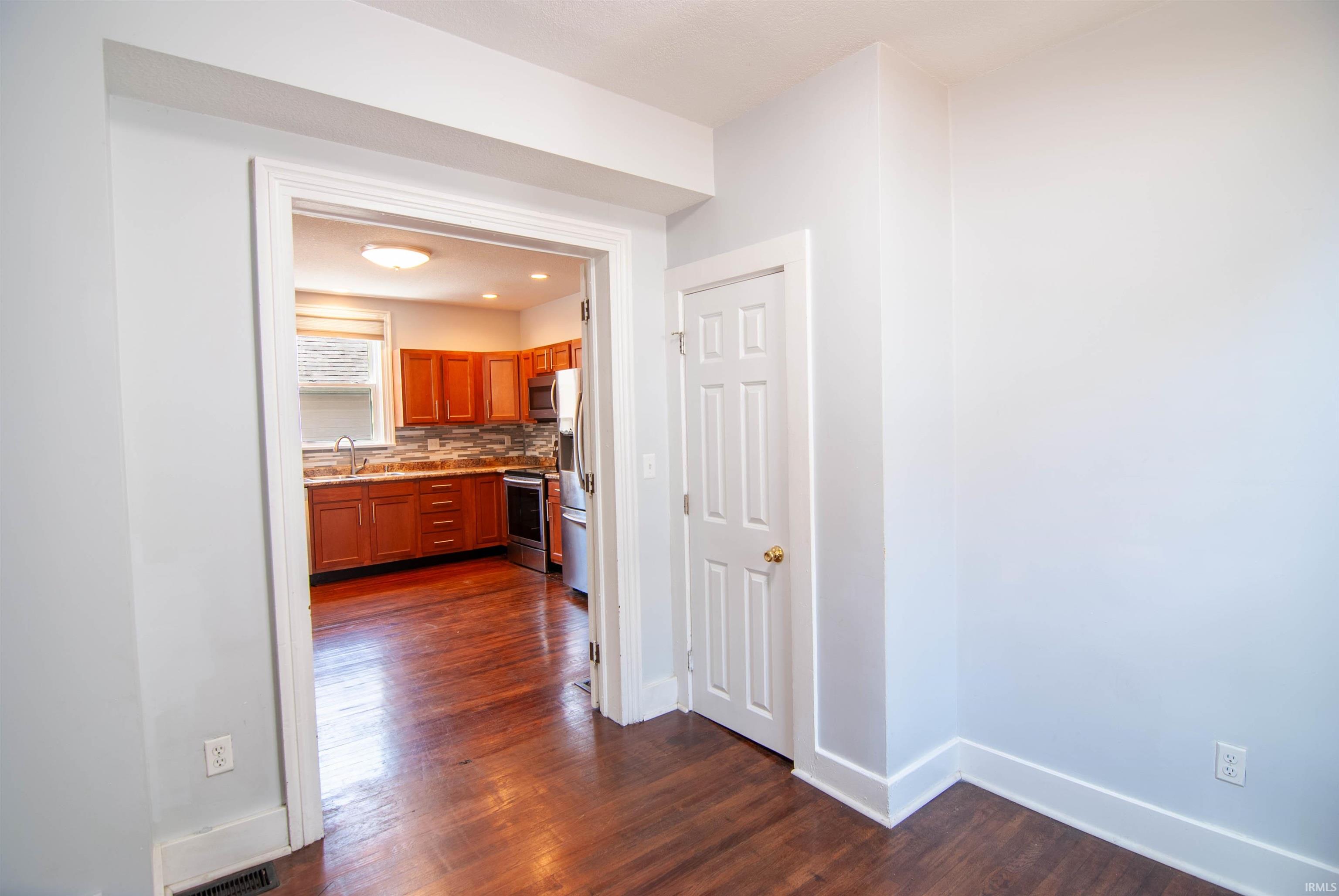 Photo 12 of 612 Lavina Street