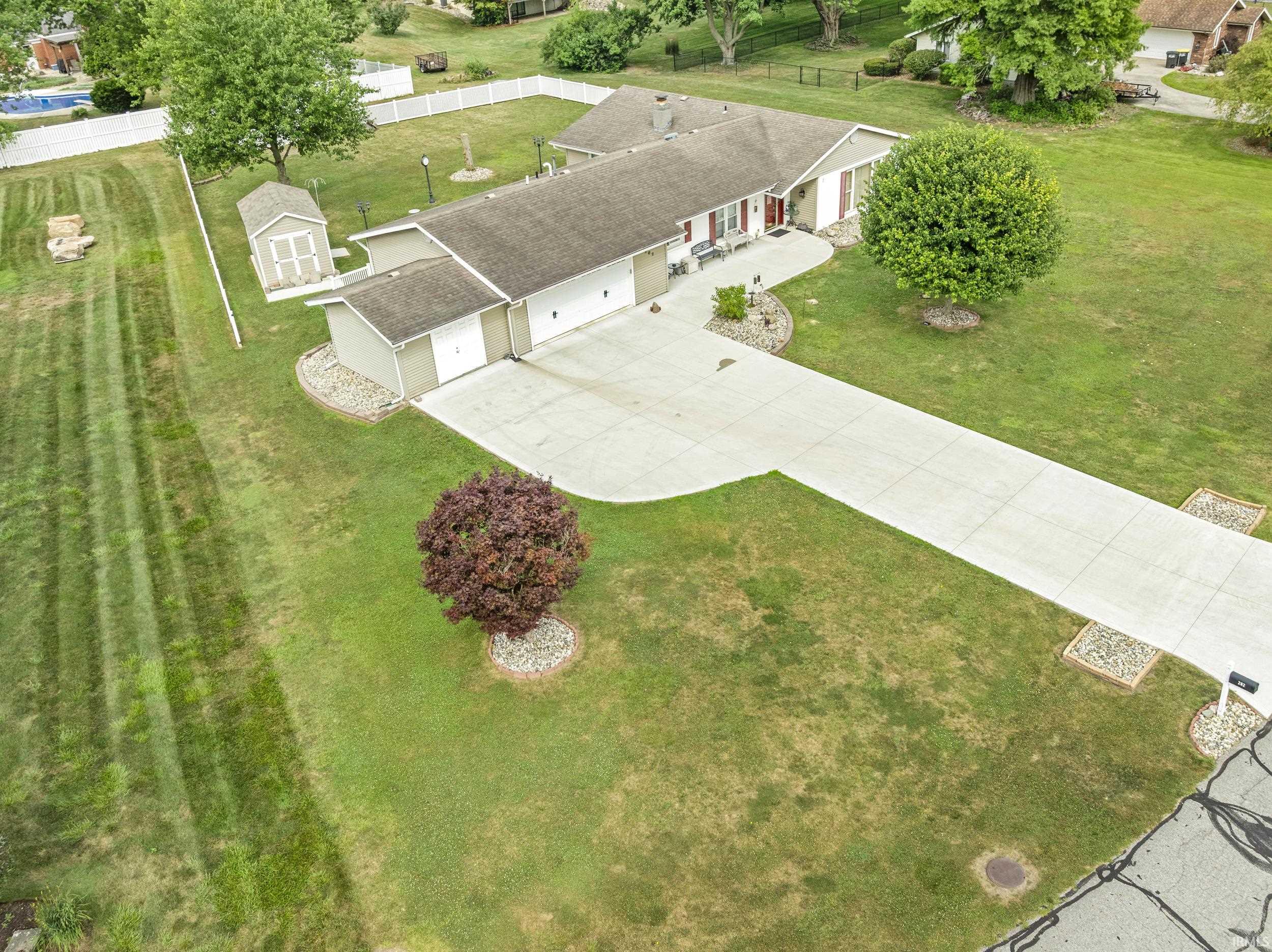 Photo 33 of 202 Edglink Drive