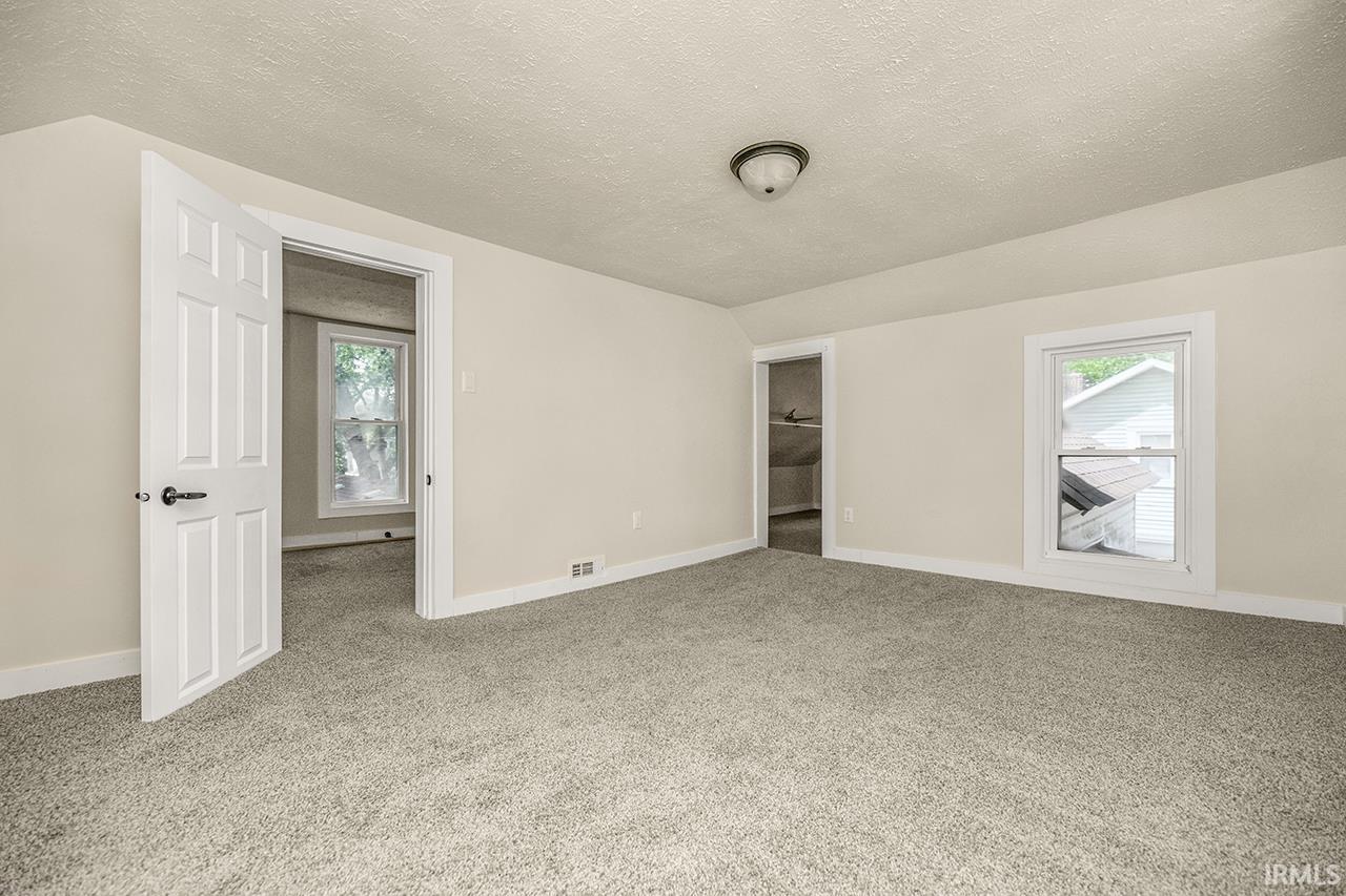 Photo 10 of 519 James Street