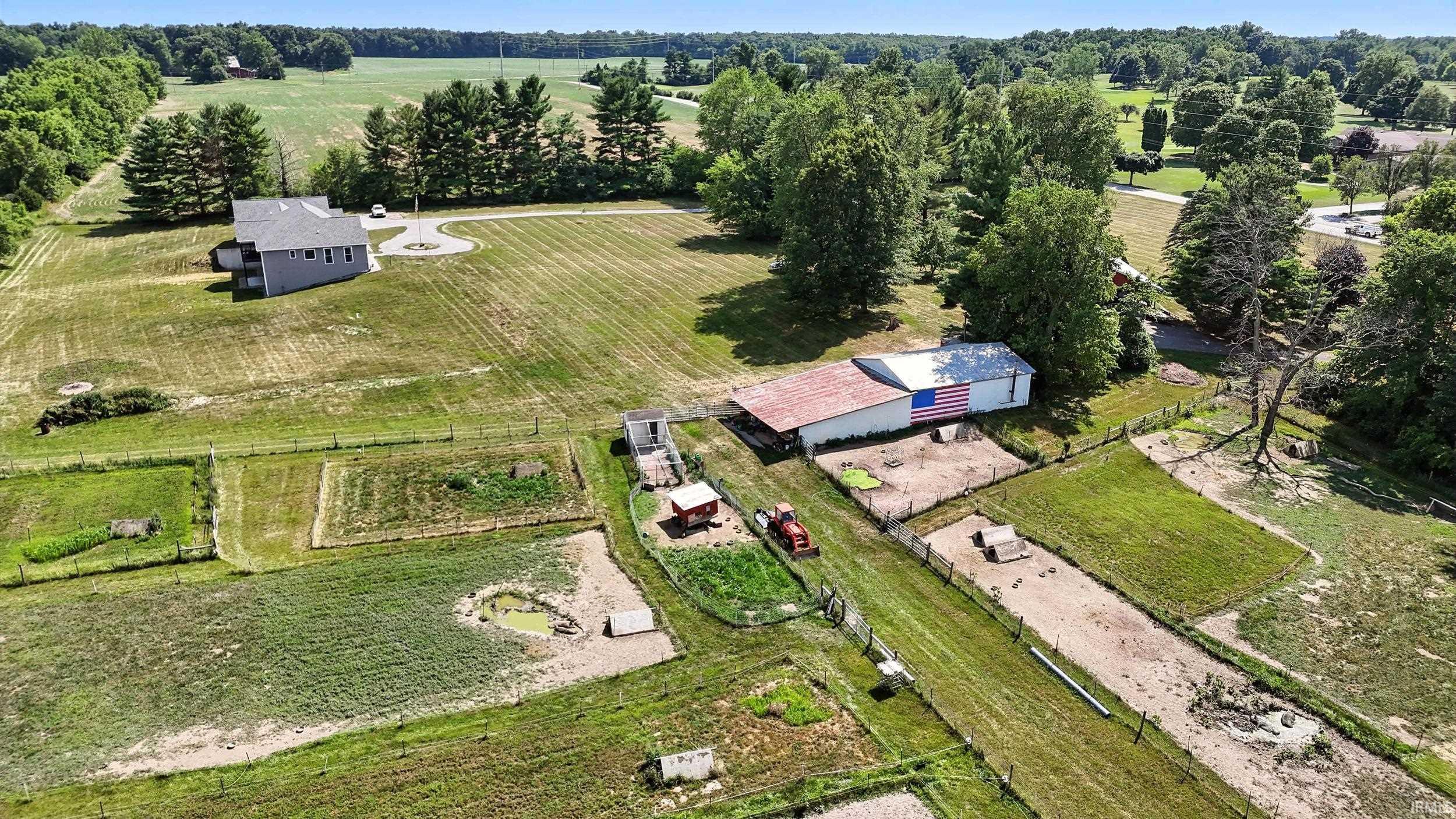 Photo 2 of 10744 N County Line Road