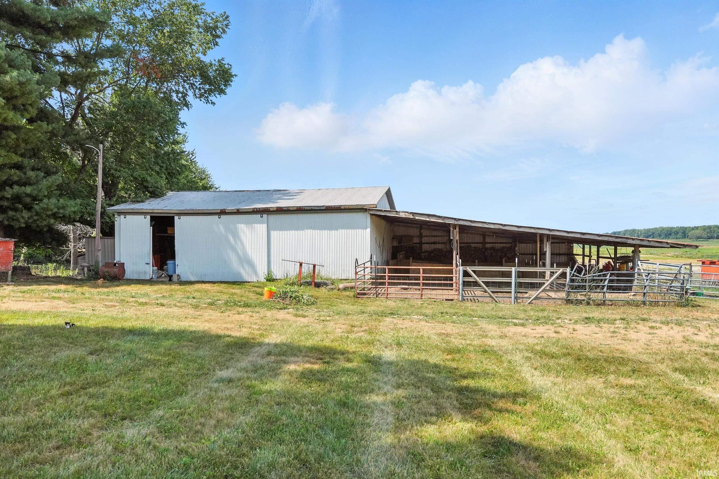 Photo 33 of 10744 N County Line Road