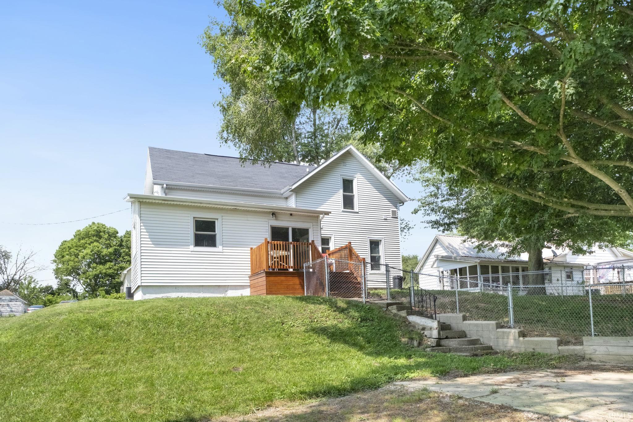 Photo 17 of 303 W Walnut Street