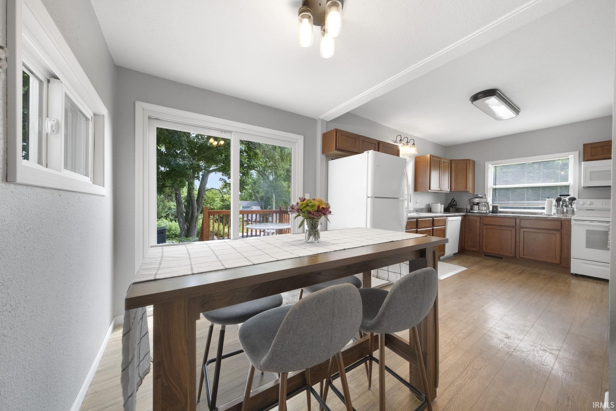 Photo 5 of 303 W Walnut Street