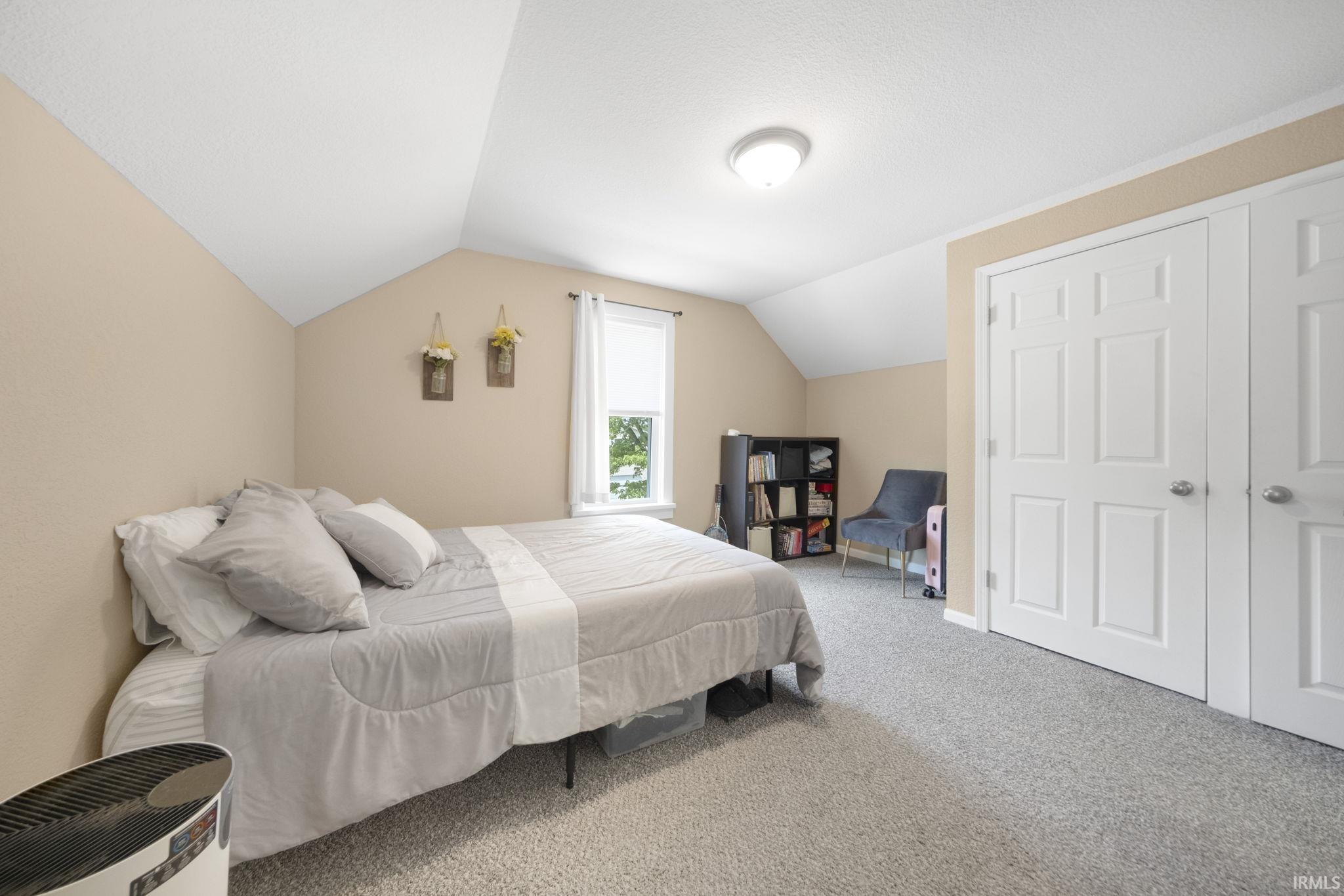 Photo 9 of 303 W Walnut Street