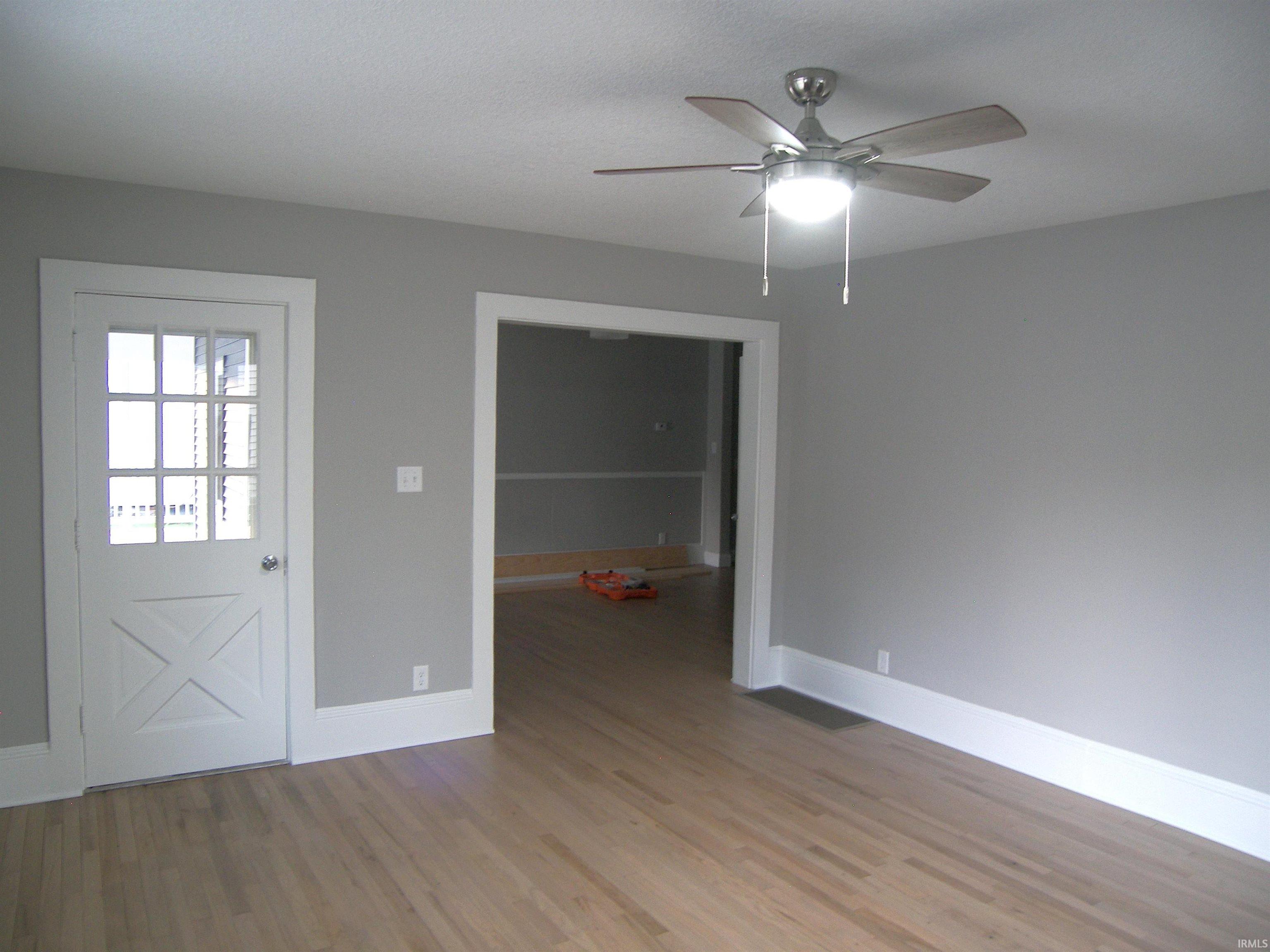 Photo 10 of 728 E Fort Wayne Street