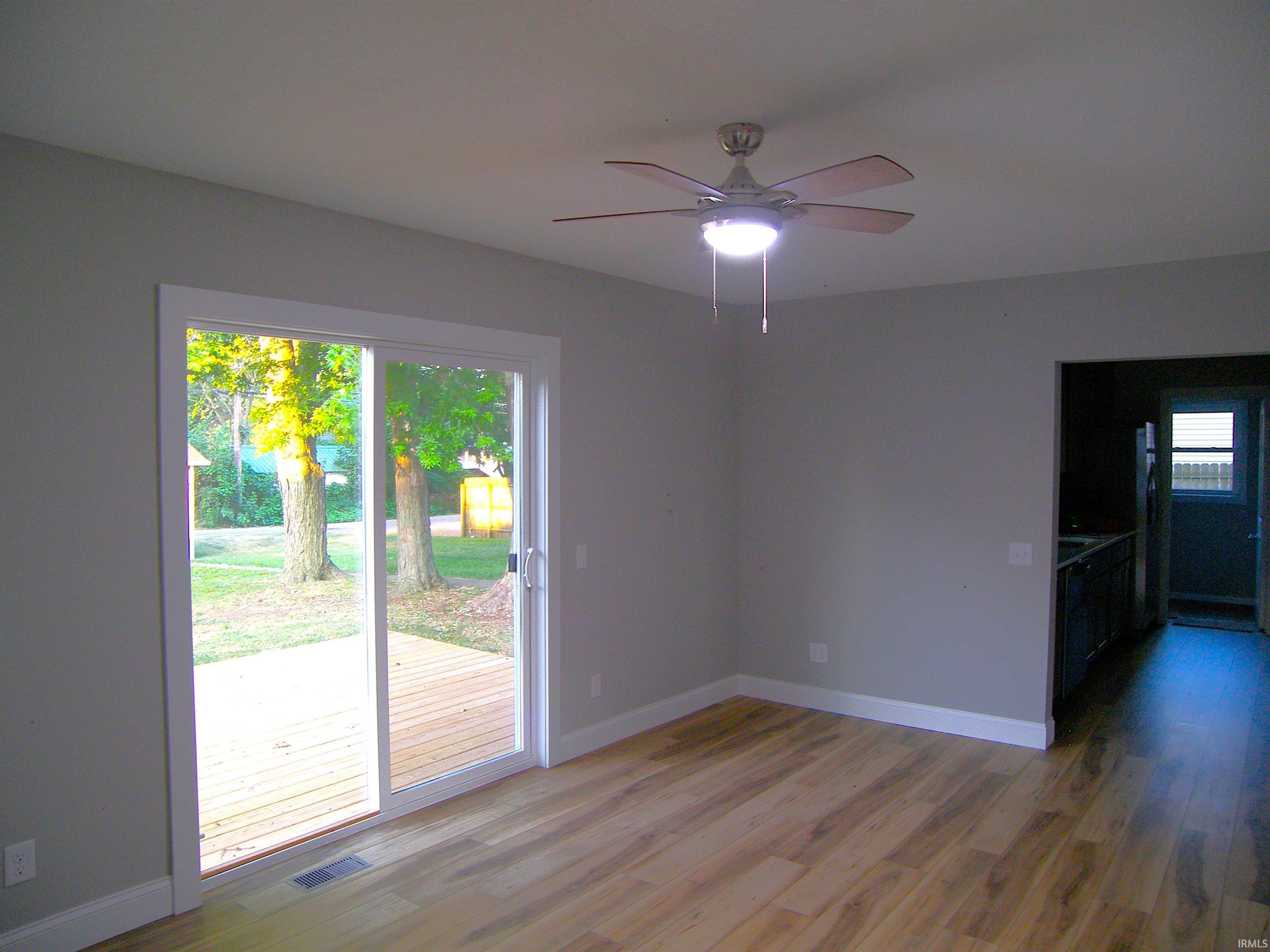 Photo 17 of 728 E Fort Wayne Street