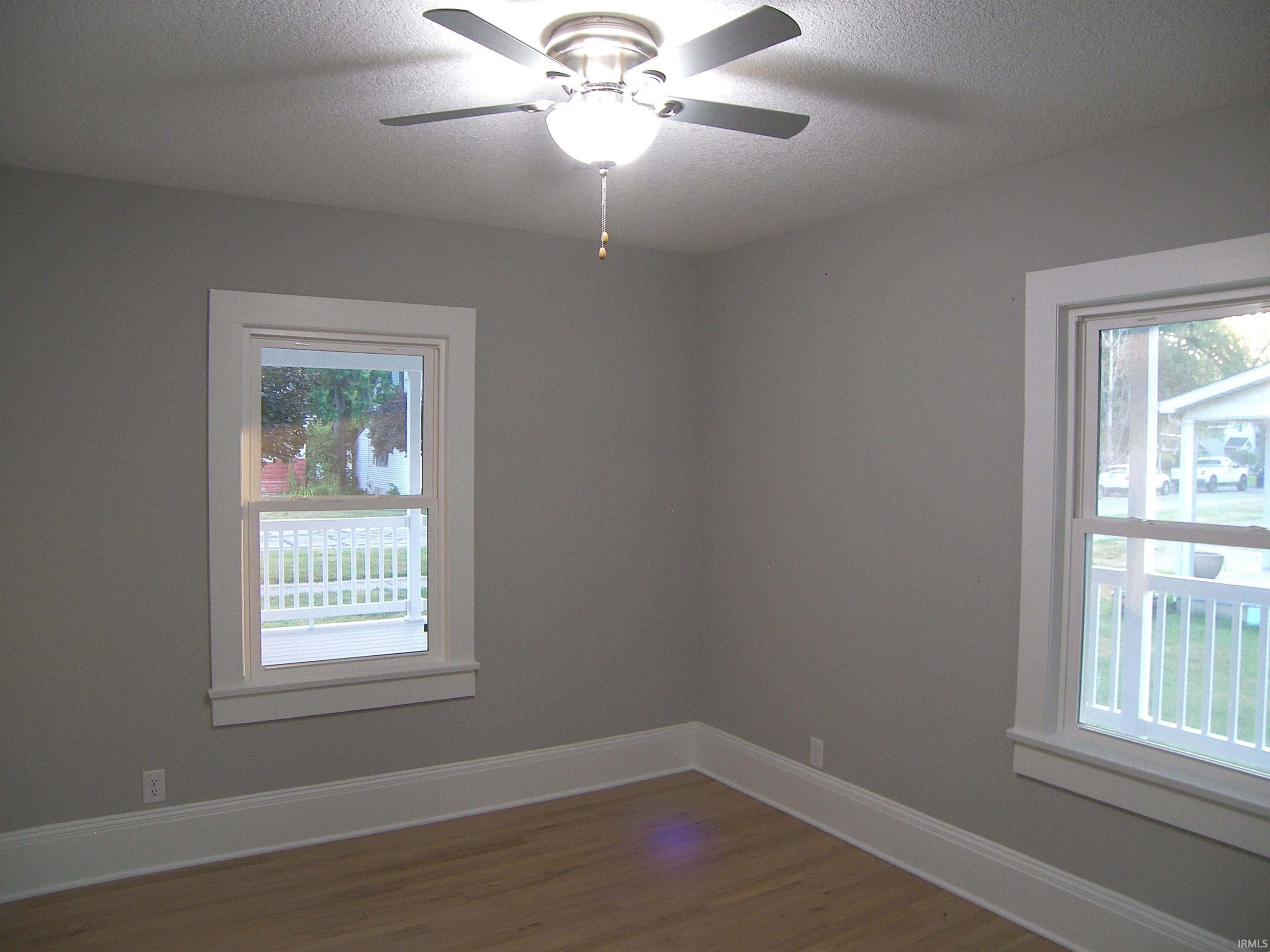 Photo 18 of 728 E Fort Wayne Street