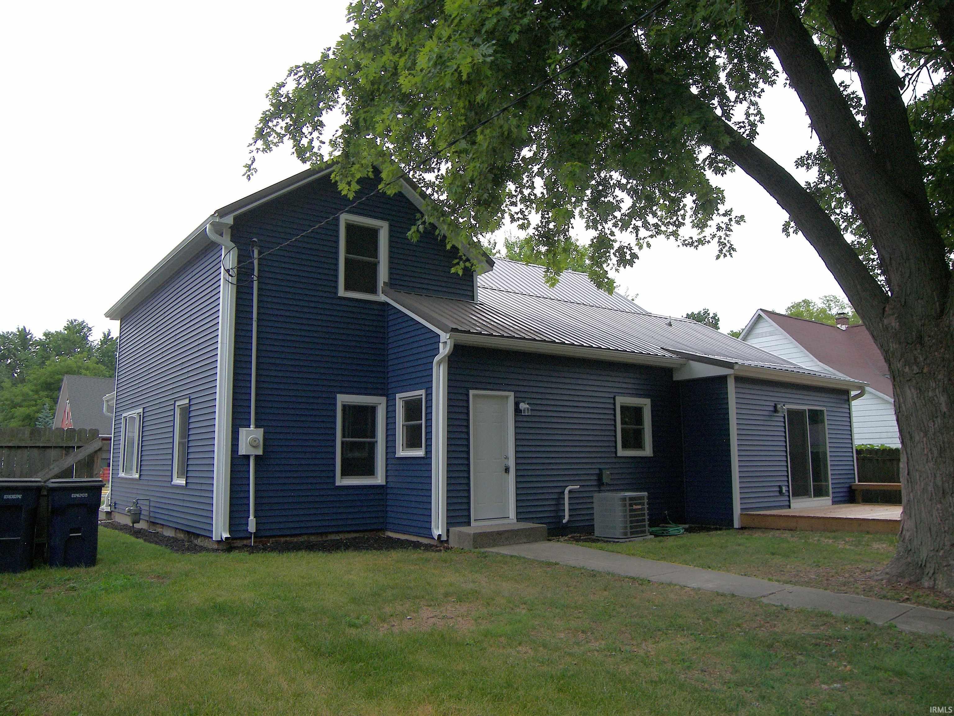 Photo 3 of 728 E Fort Wayne Street