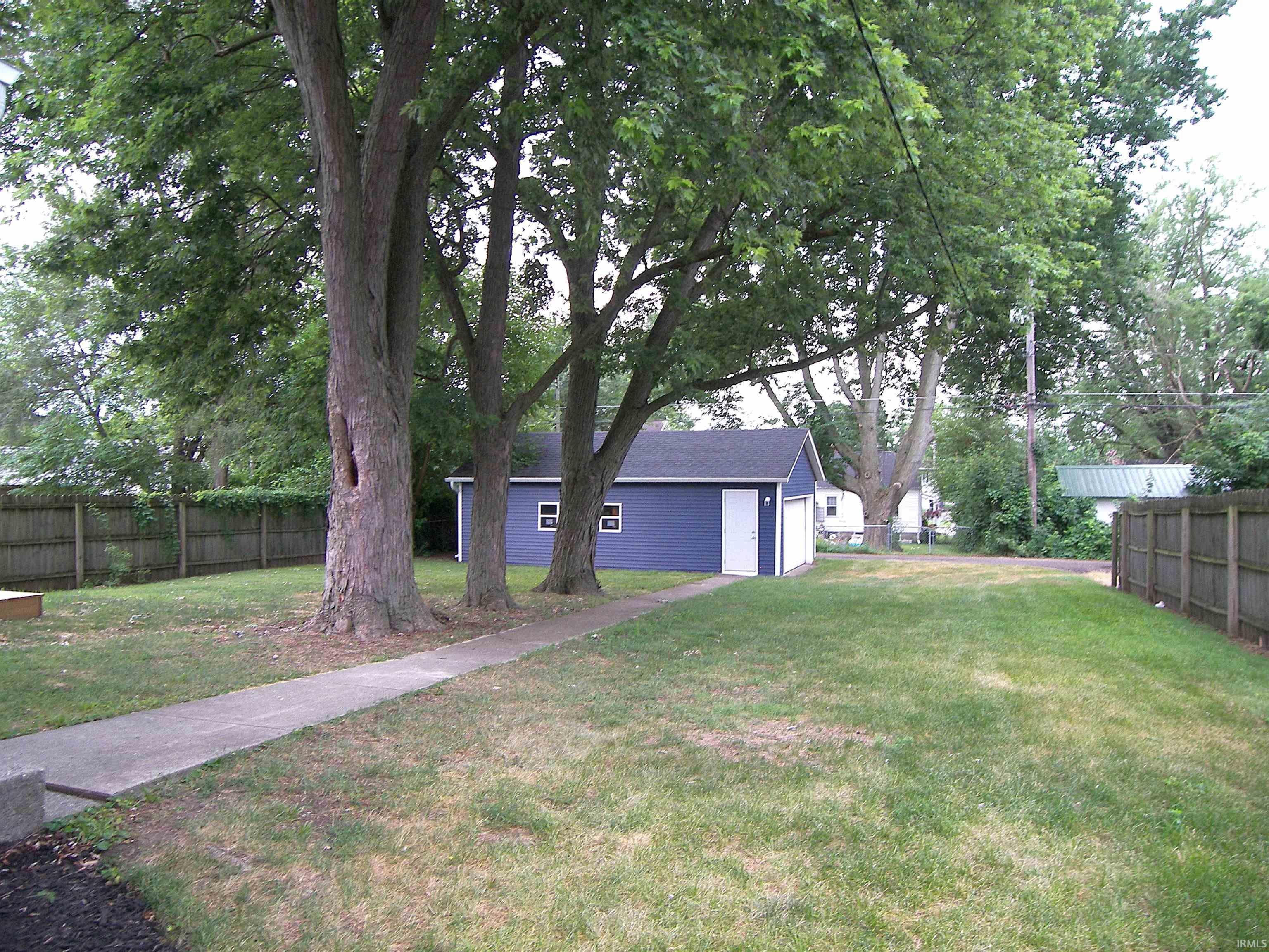 Photo 34 of 728 E Fort Wayne Street
