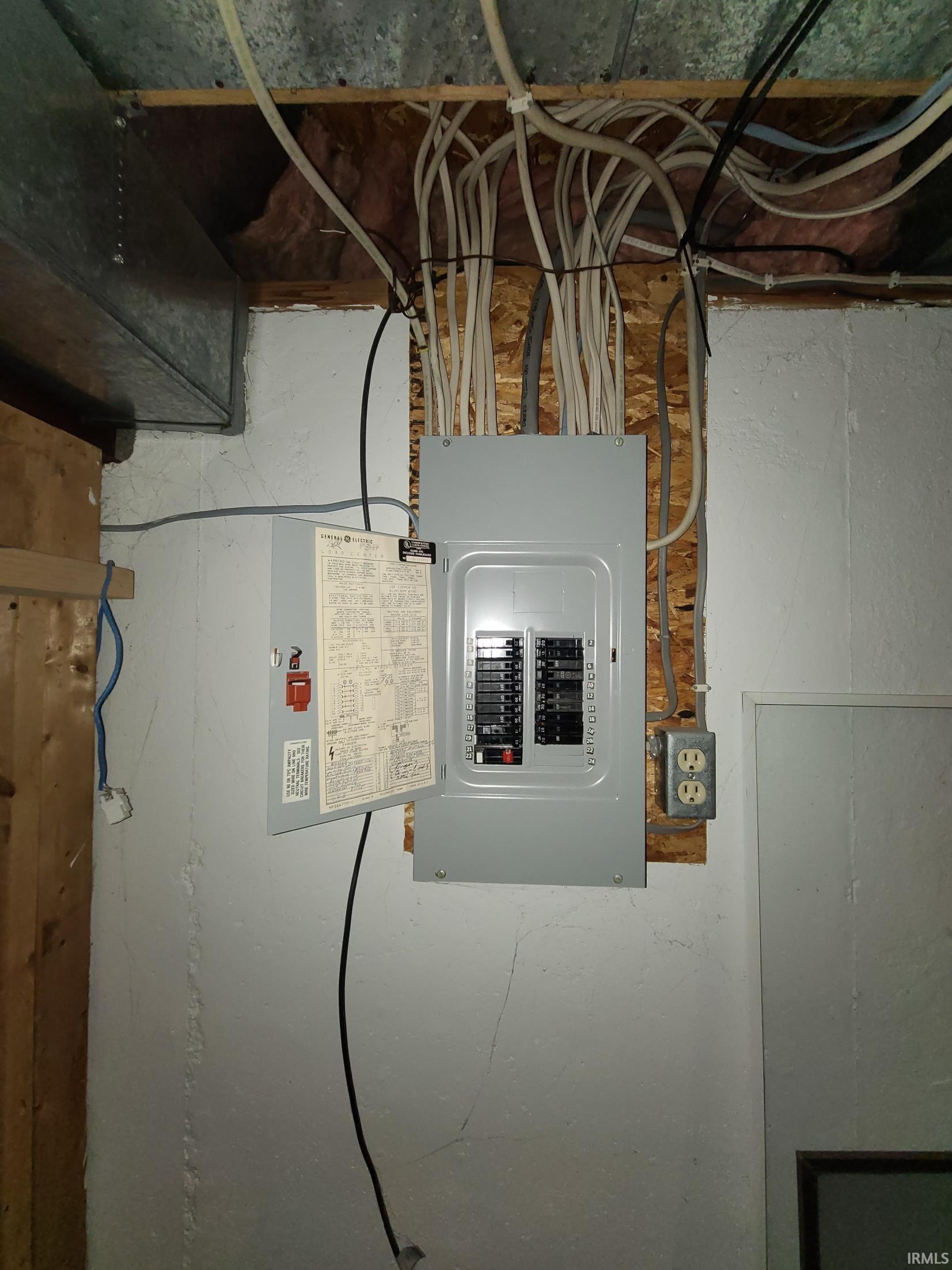 Homes for sale in Goshen, IN | 2107 Cambridge Dr #B, Goshen, IN 46528 | MLS# 202528123