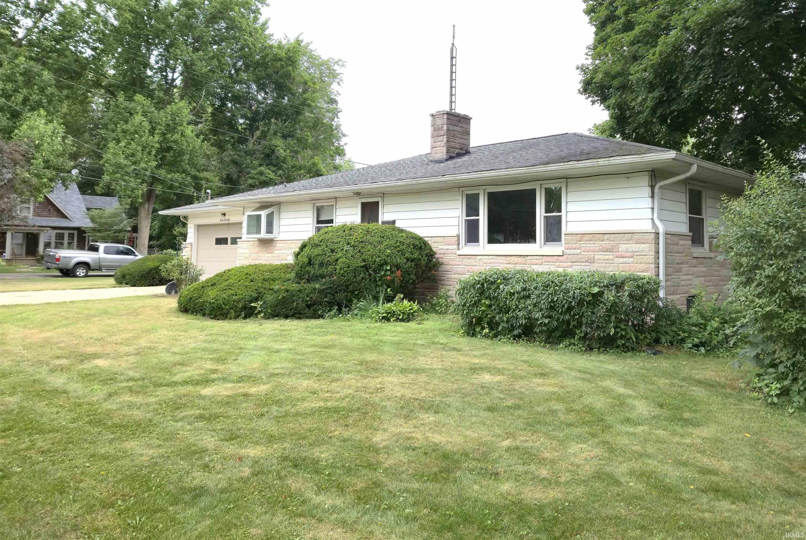 Photo 2 of 717 Ruse Street