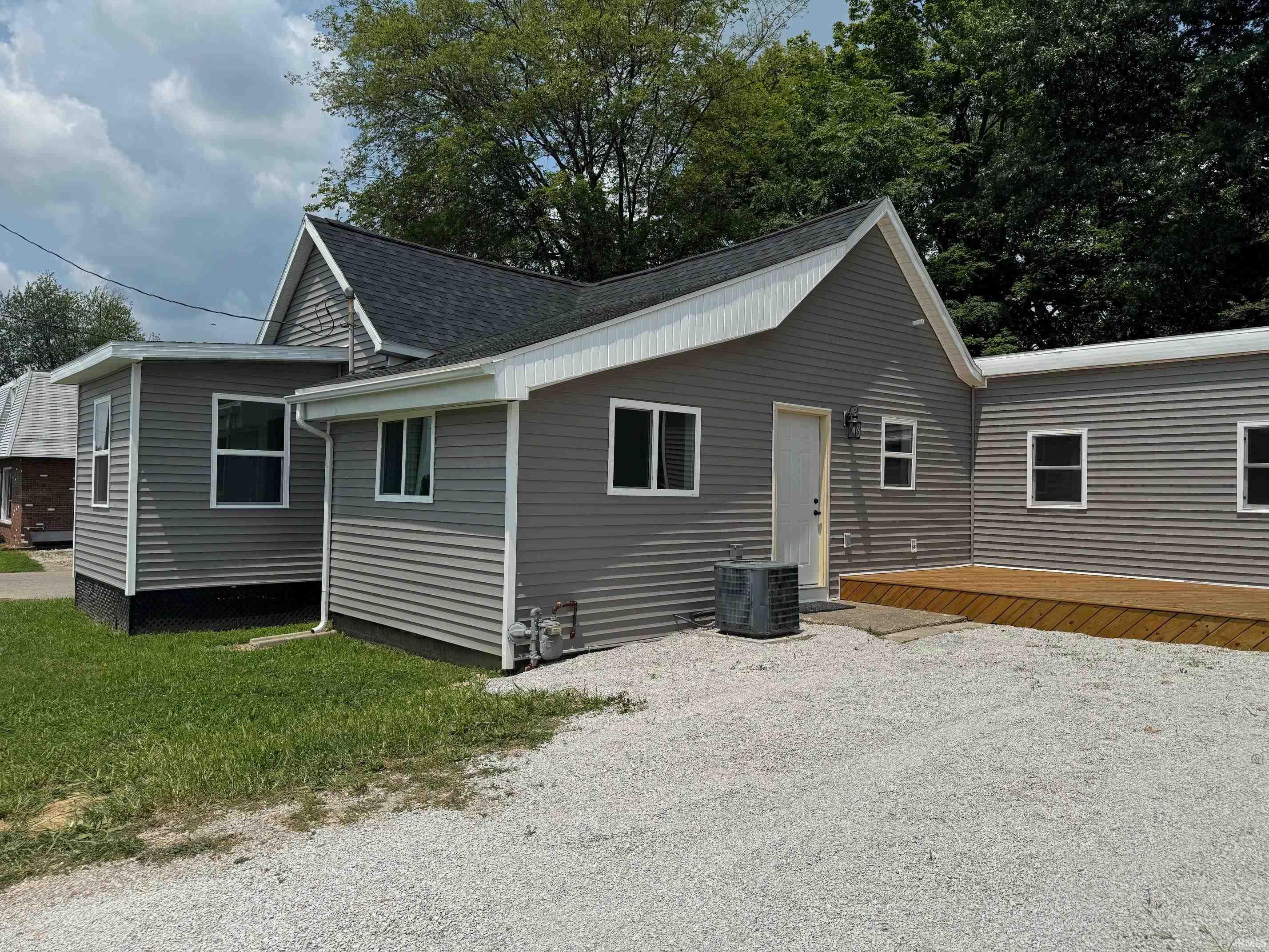 Boonville Real Estate: 820 S Sixth Street IN 47601 $169 900