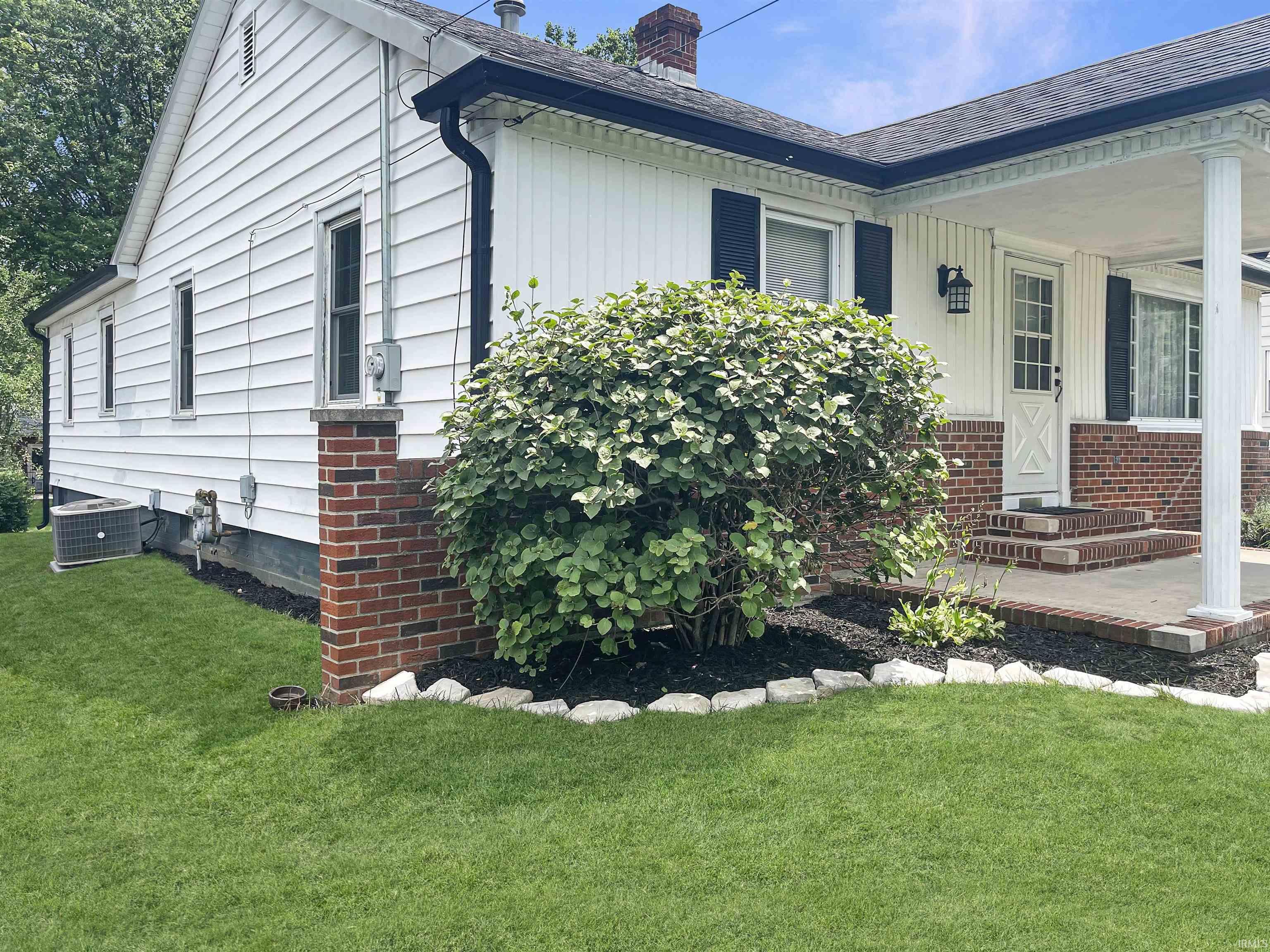 Homes for sale in Frankfort, IN | 1053 Burlington Ave, Frankfort, IN 46041 | MLS# 202528164