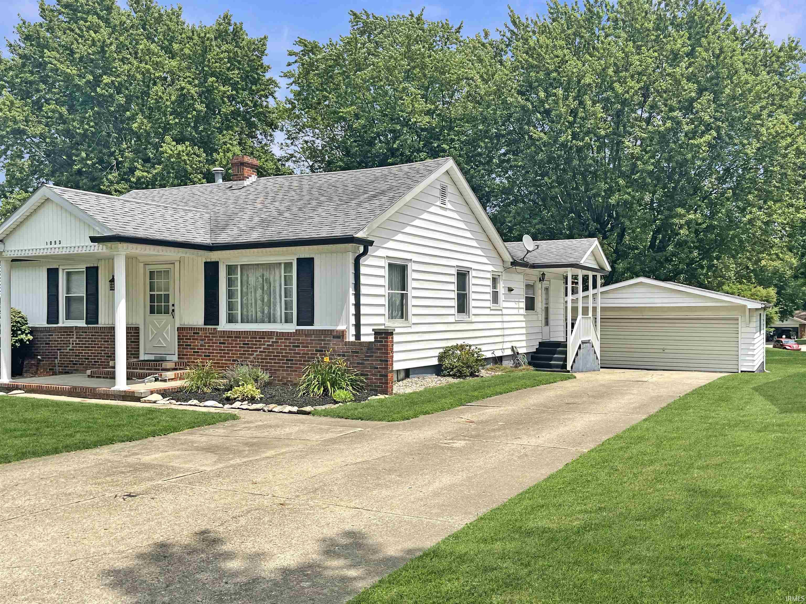 Homes for sale in Frankfort, IN | 1053 Burlington Ave, Frankfort, IN 46041 | MLS# 202528164