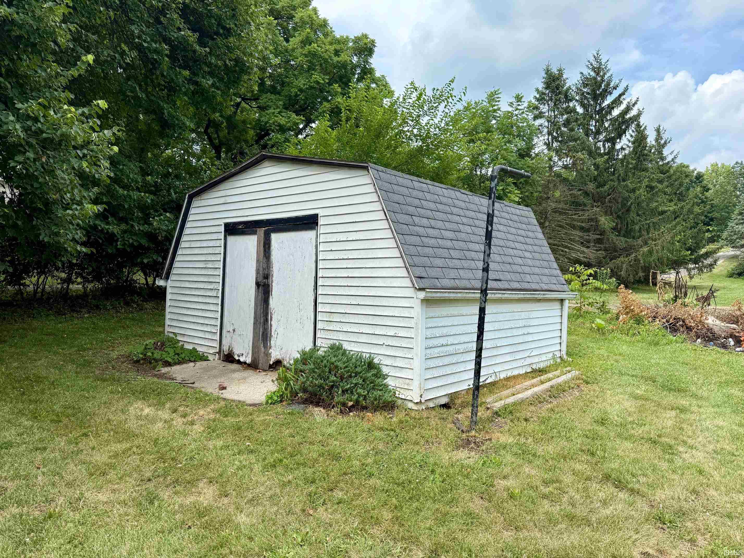 Homes for sale in Huntington, IN | 4955 N Old Fort Wayne Rd, Huntington, IN 46750 | MLS# 202528249