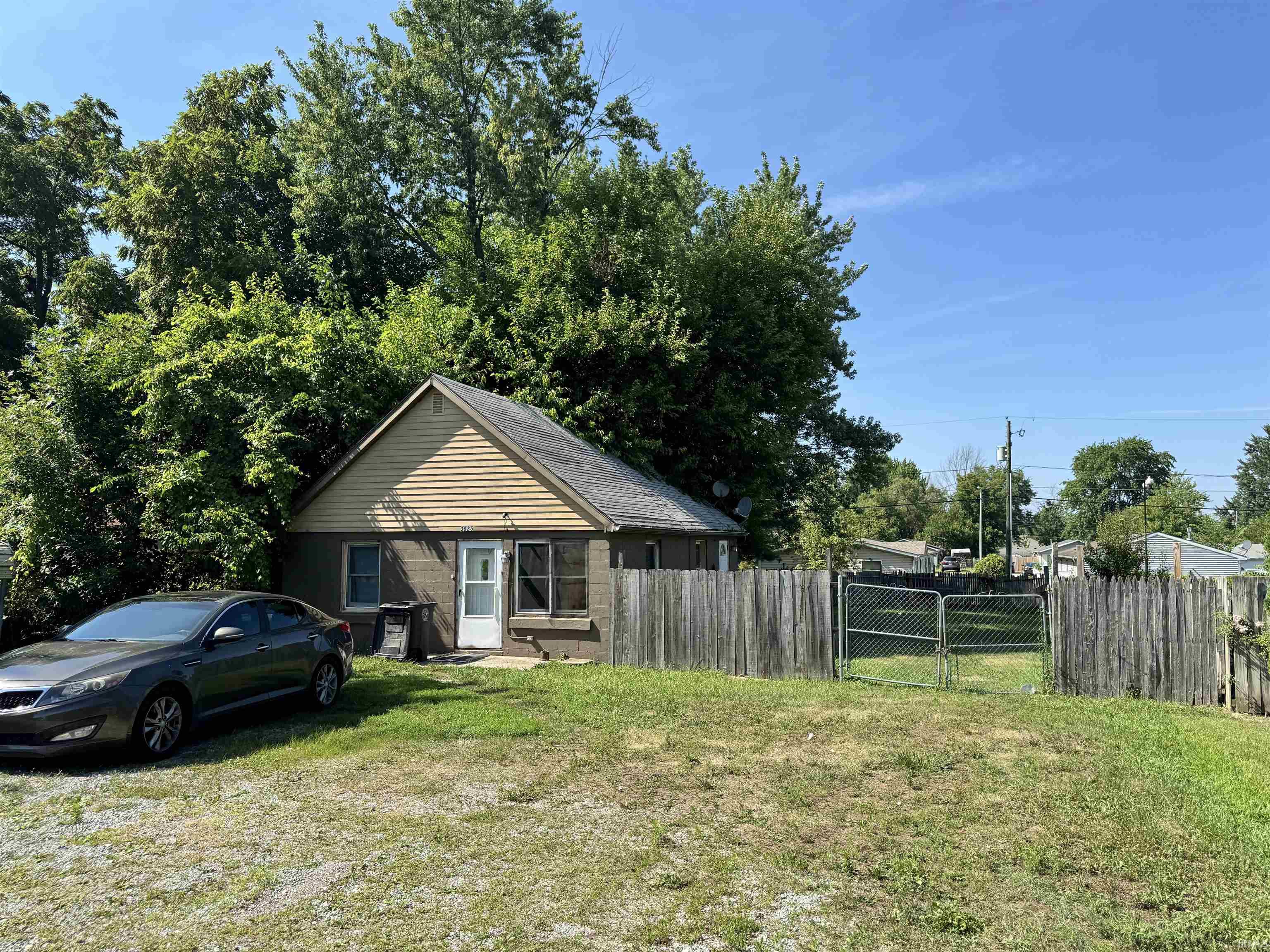Photo 11 of 3625 Clermont Avenue
