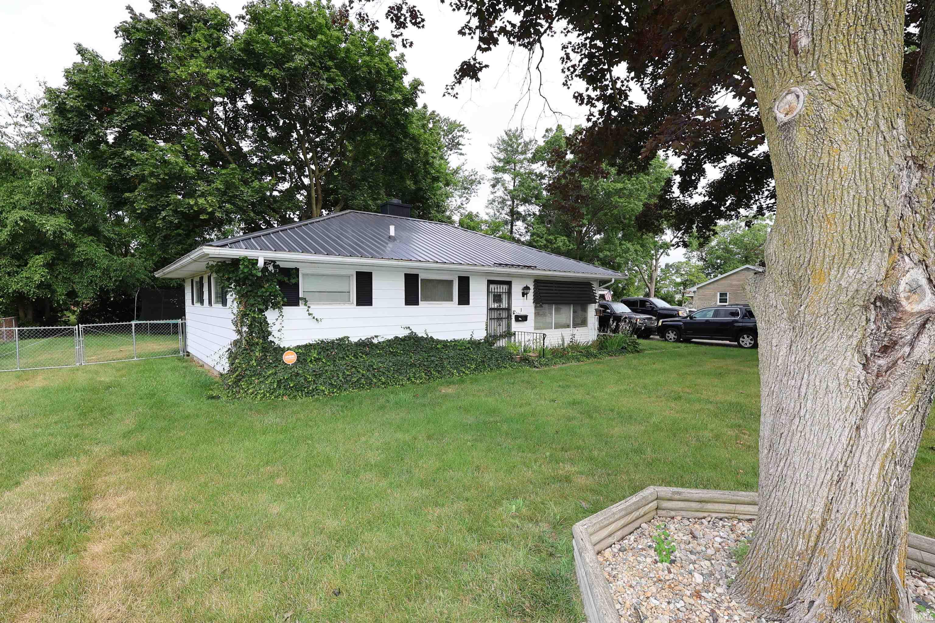 Homes for sale in Elkhart, IN | 2219 Roys Ave, Elkhart, IN 46516 | MLS# 202528277