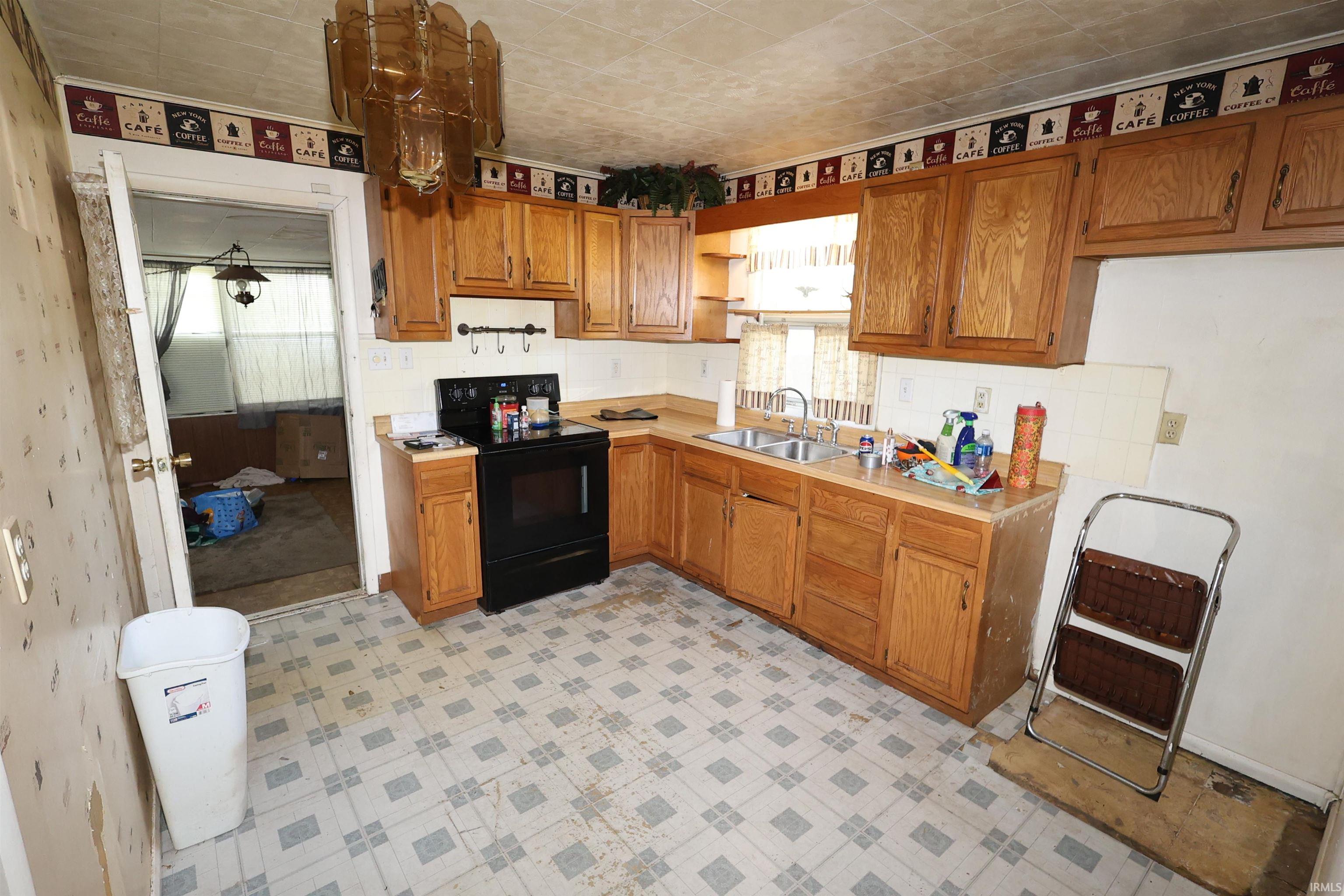 Homes for sale in Elkhart, IN | 2219 Roys Ave, Elkhart, IN 46516 | MLS# 202528277