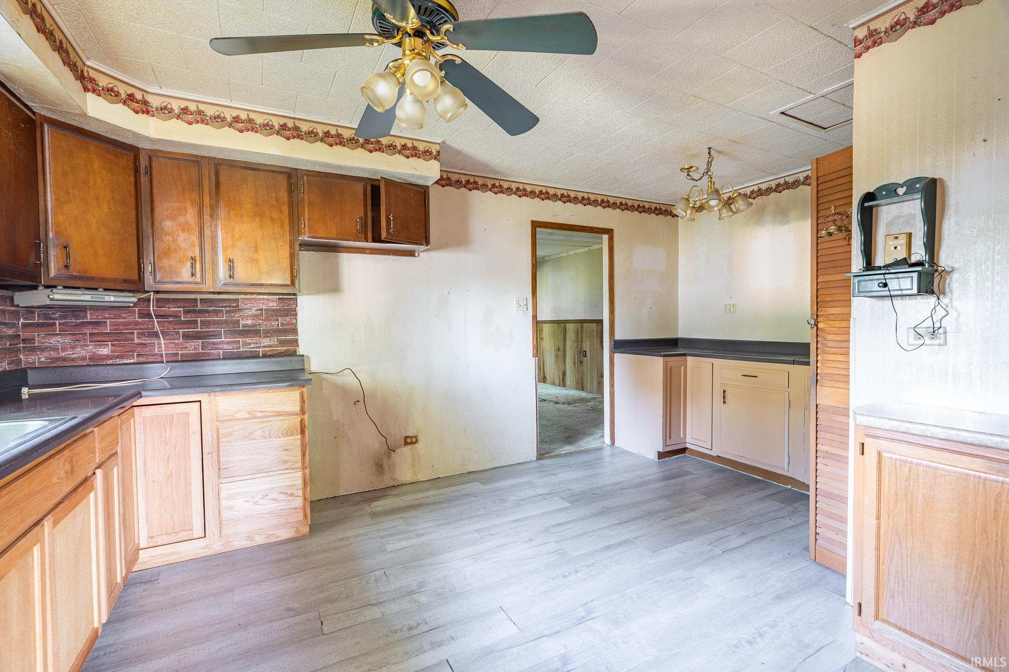Photo 11 of 607 BERKLEY DR Drive