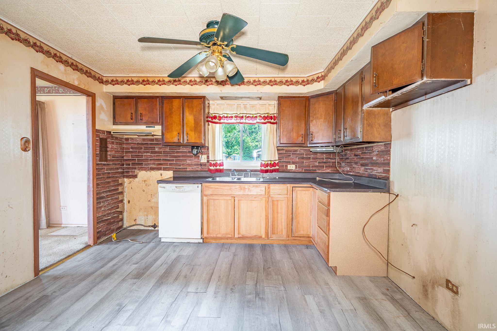 Photo 23 of 607 BERKLEY DR Drive