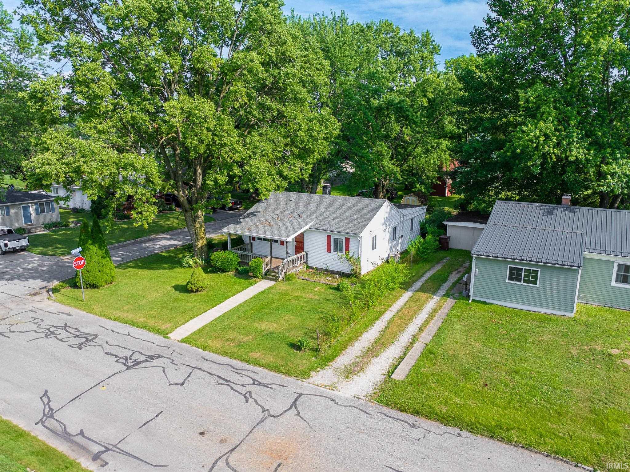 Photo 3 of 607 BERKLEY DR Drive