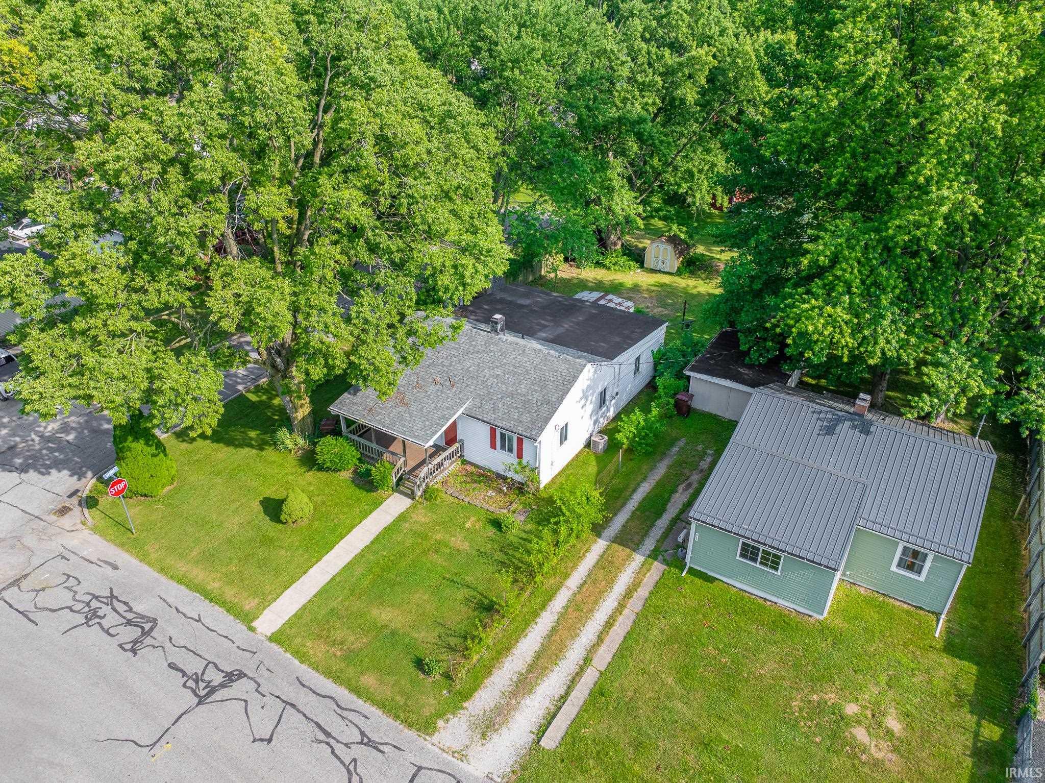 Photo 4 of 607 BERKLEY DR Drive