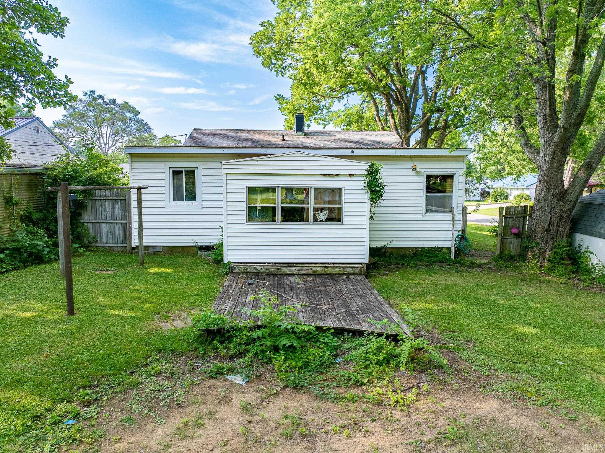Photo 9 of 607 BERKLEY DR Drive