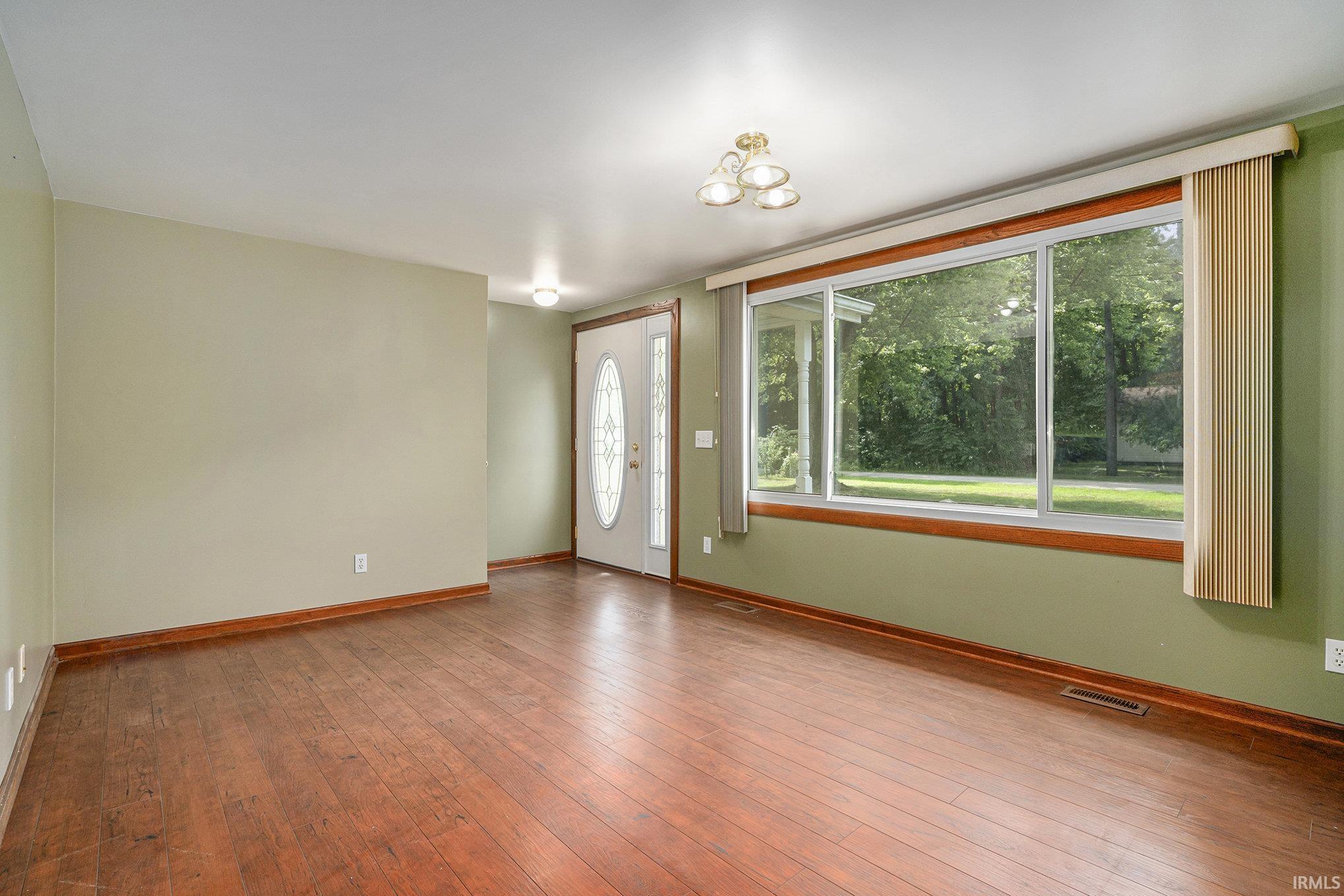 Photo 3 of 15369 Doris Road