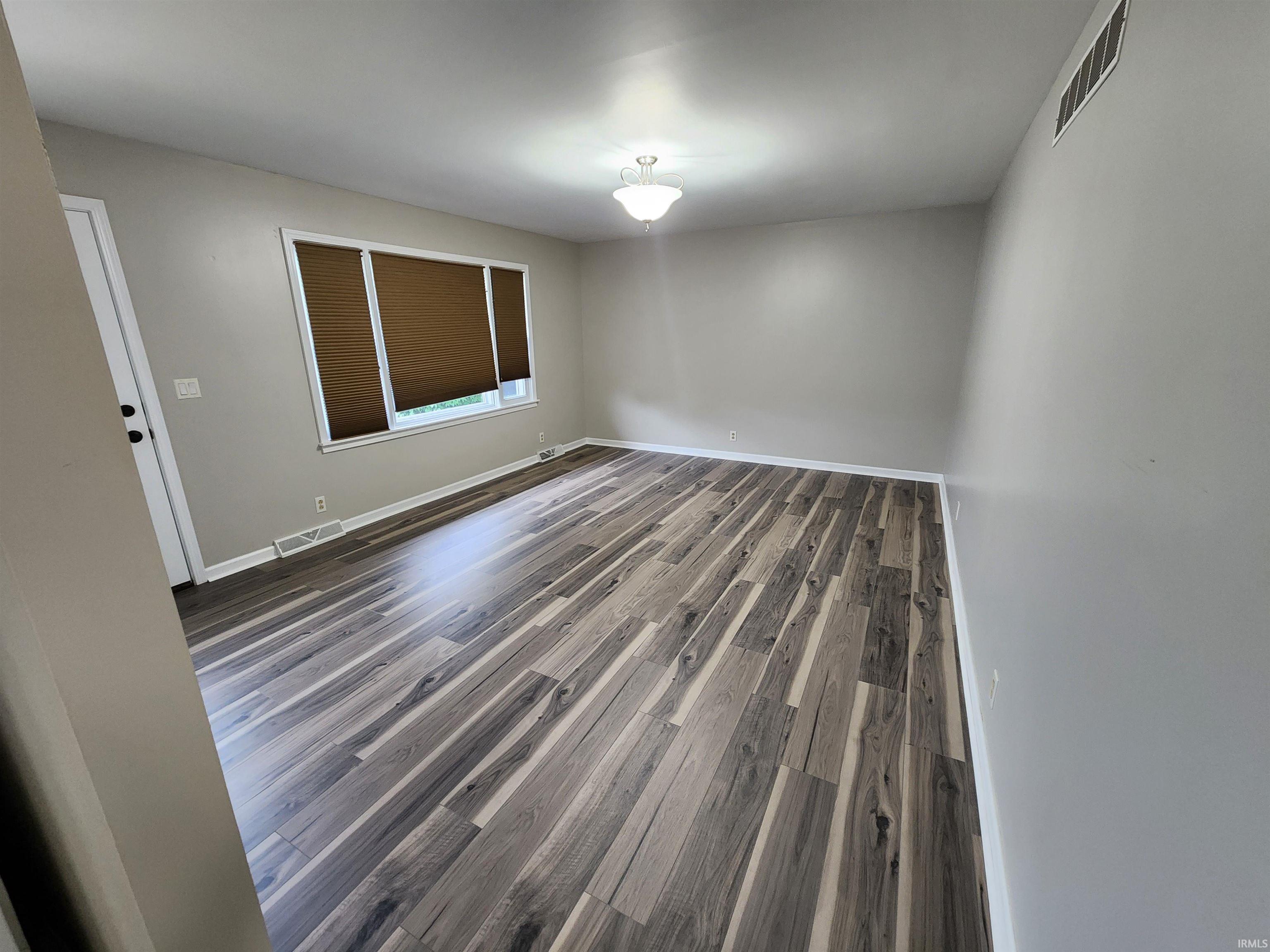 Homes for sale in Newburgh, IN | 8377 Oak Grove Rd, Newburgh, IN 47630 | MLS# 202528317