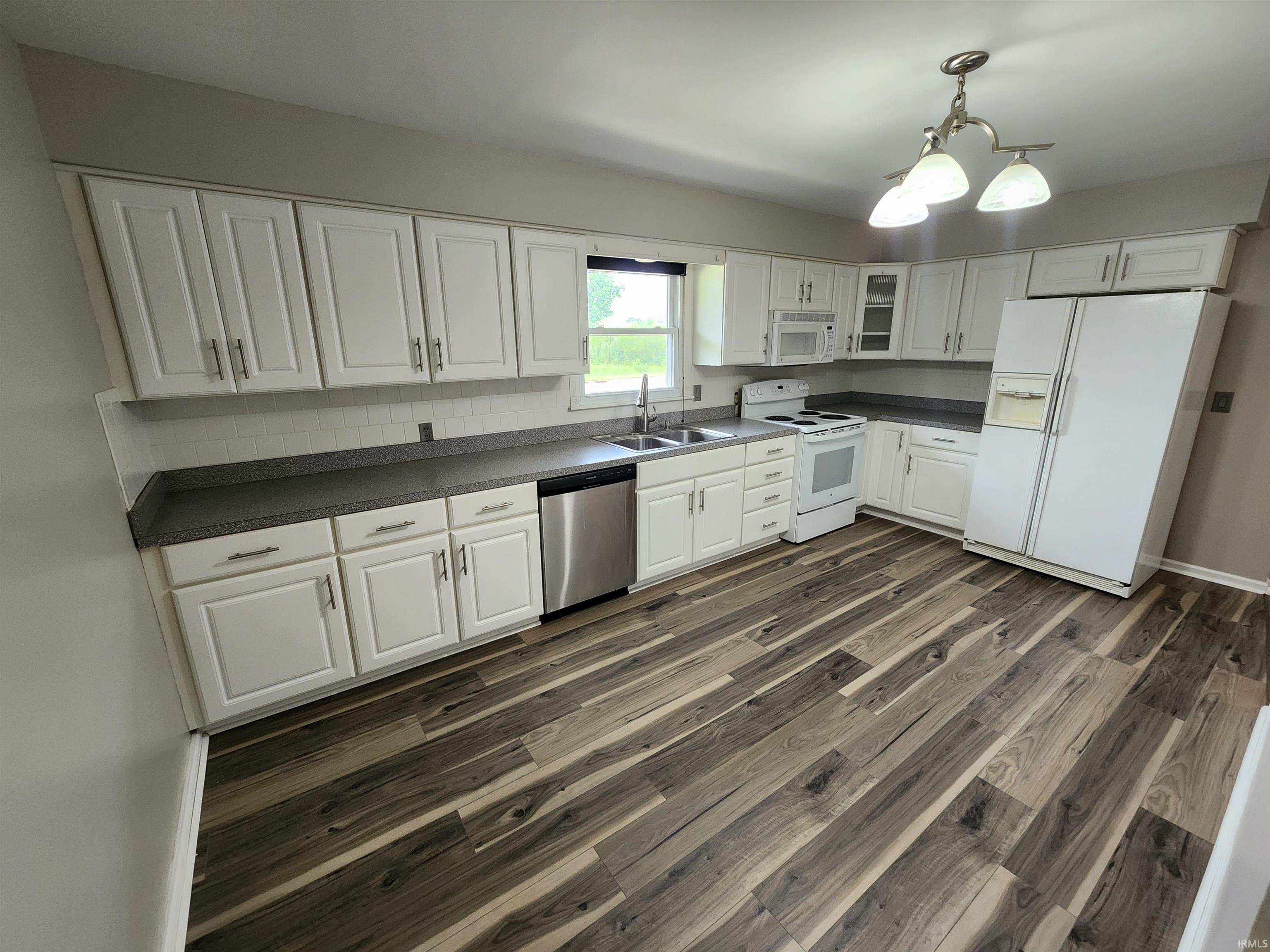 Homes for sale in Newburgh, IN | 8377 Oak Grove Rd, Newburgh, IN 47630 | MLS# 202528317