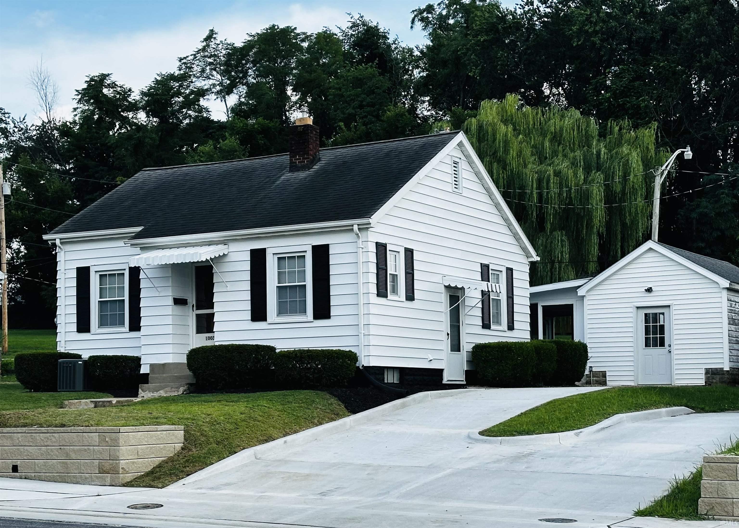 Homes for sale in Washington, IN | 1003 E National Hwy, Washington, IN 47501 | MLS# 202528334