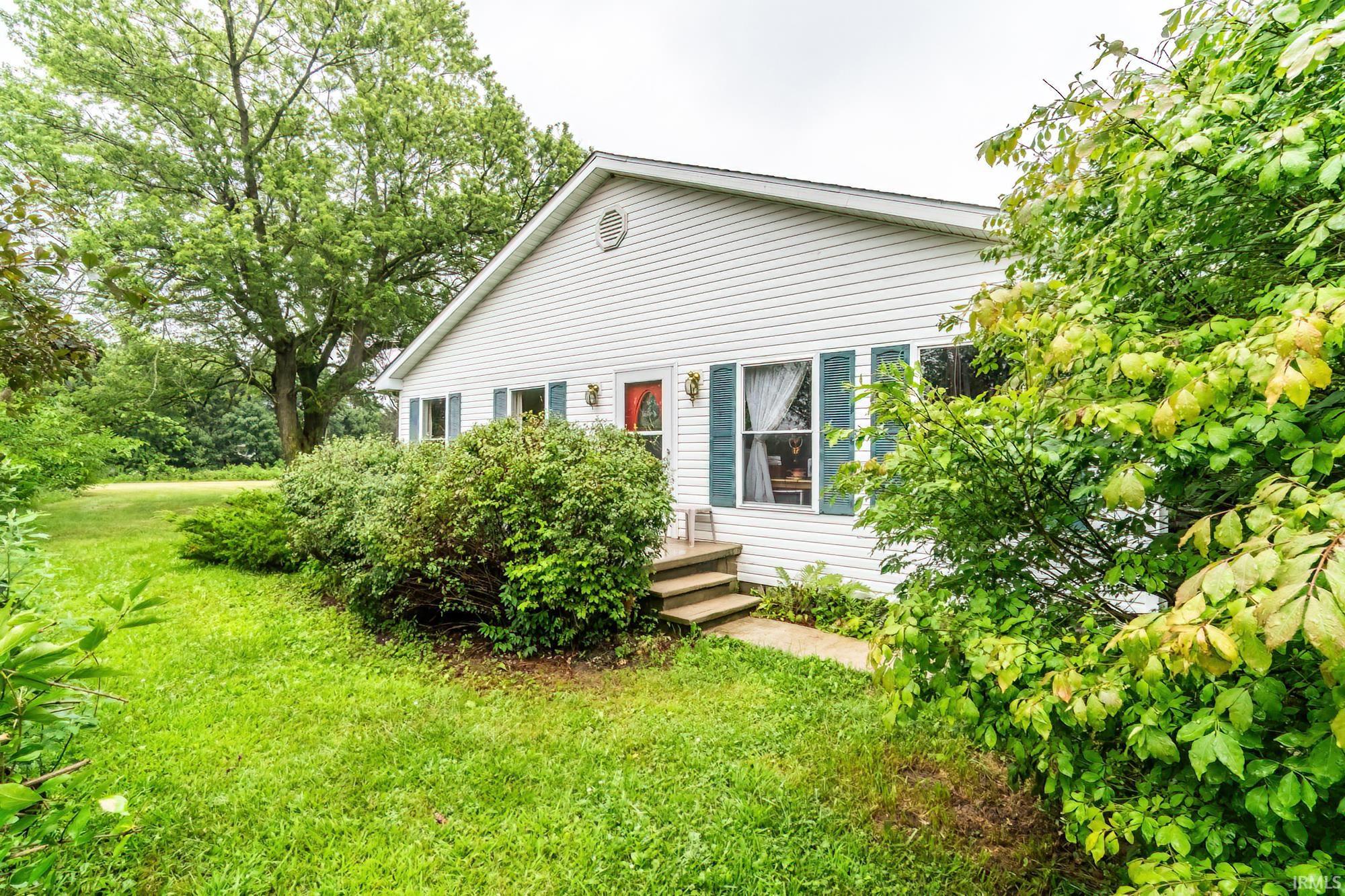 Homes for sale in South Whitley, IN | 2921 W 800 S, South Whitley, IN 46787 | MLS# 202528379