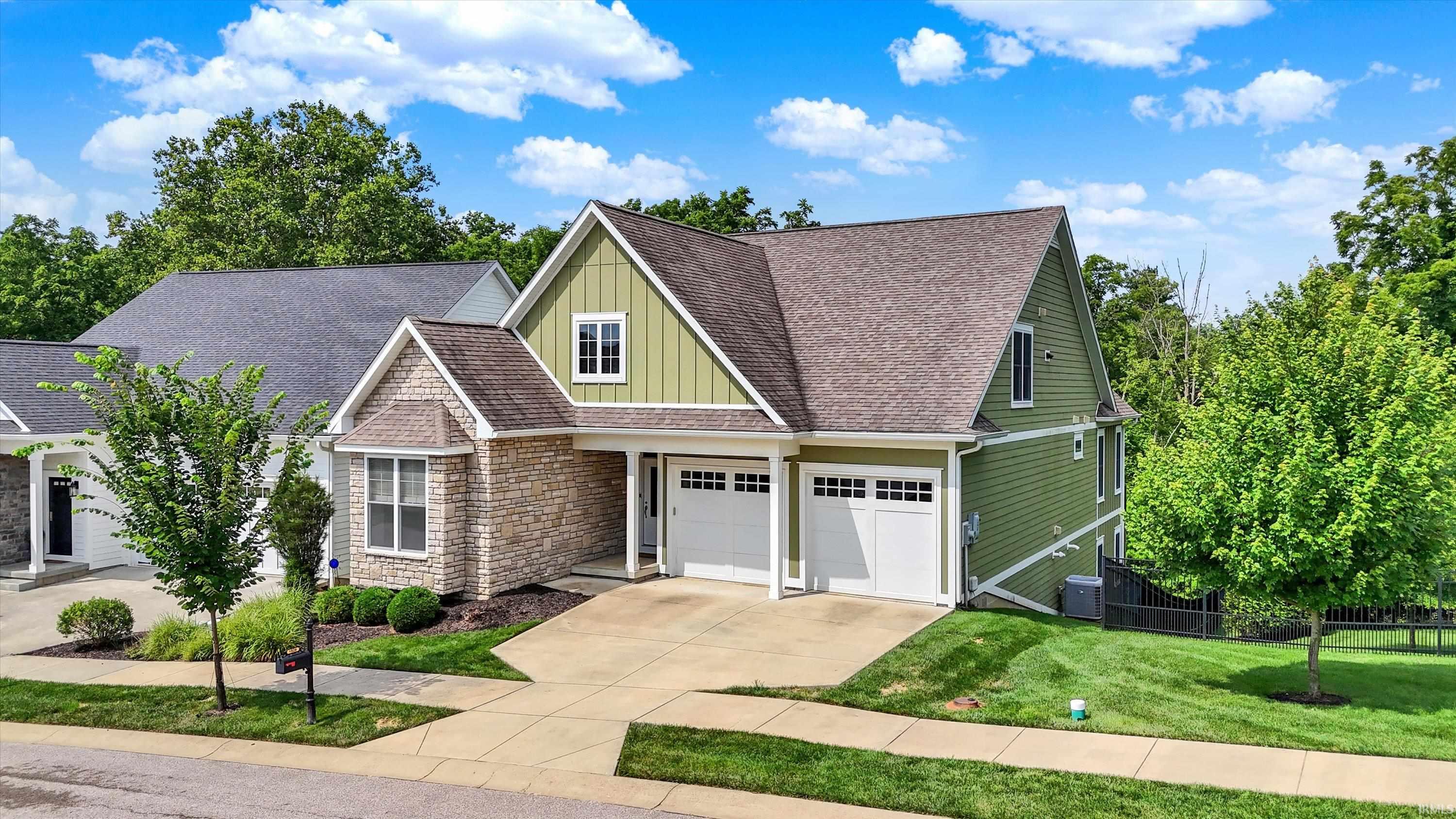 1528 S Hathaway Court