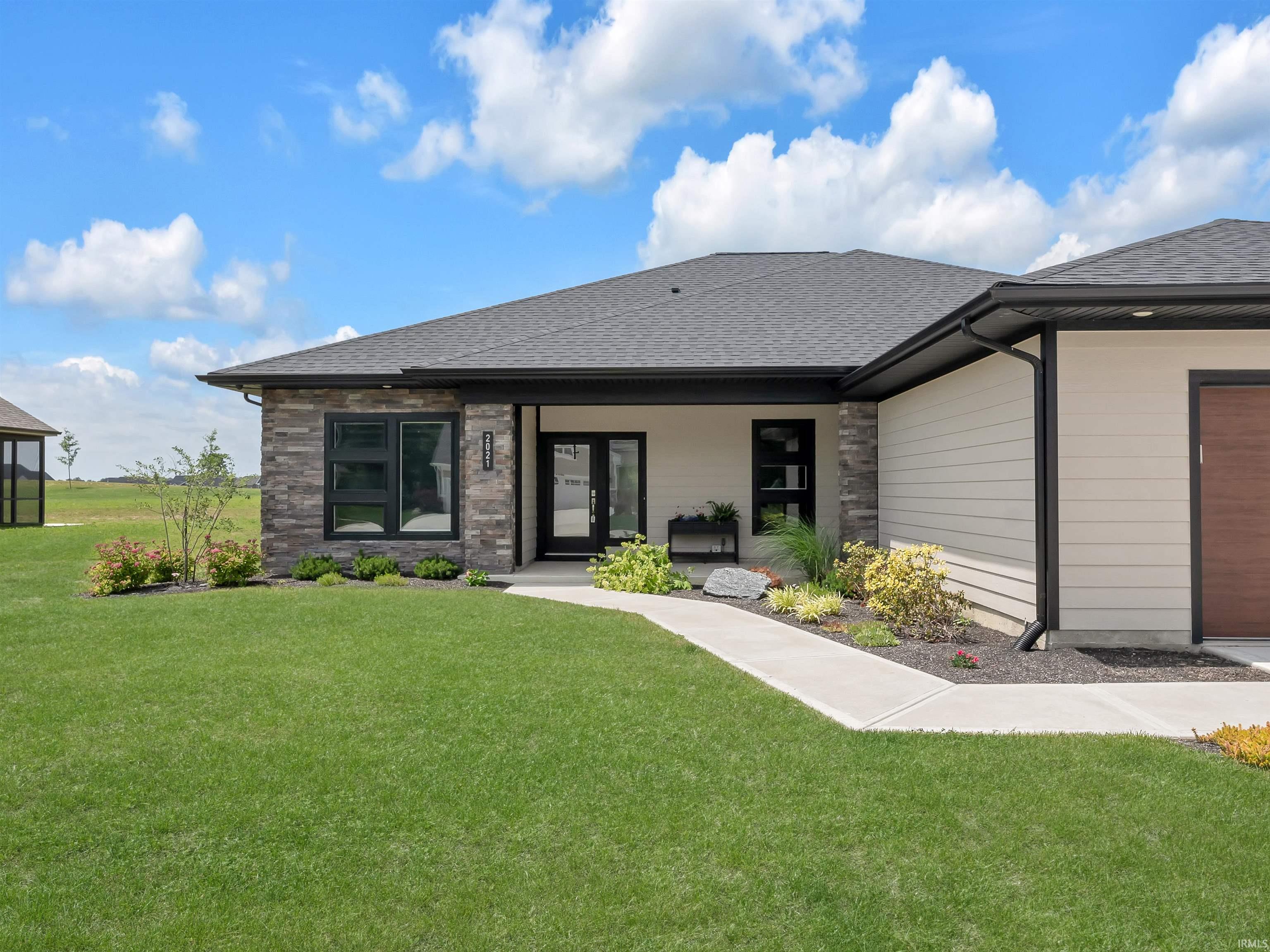 Photo 5 of 2021 Fairway Drive