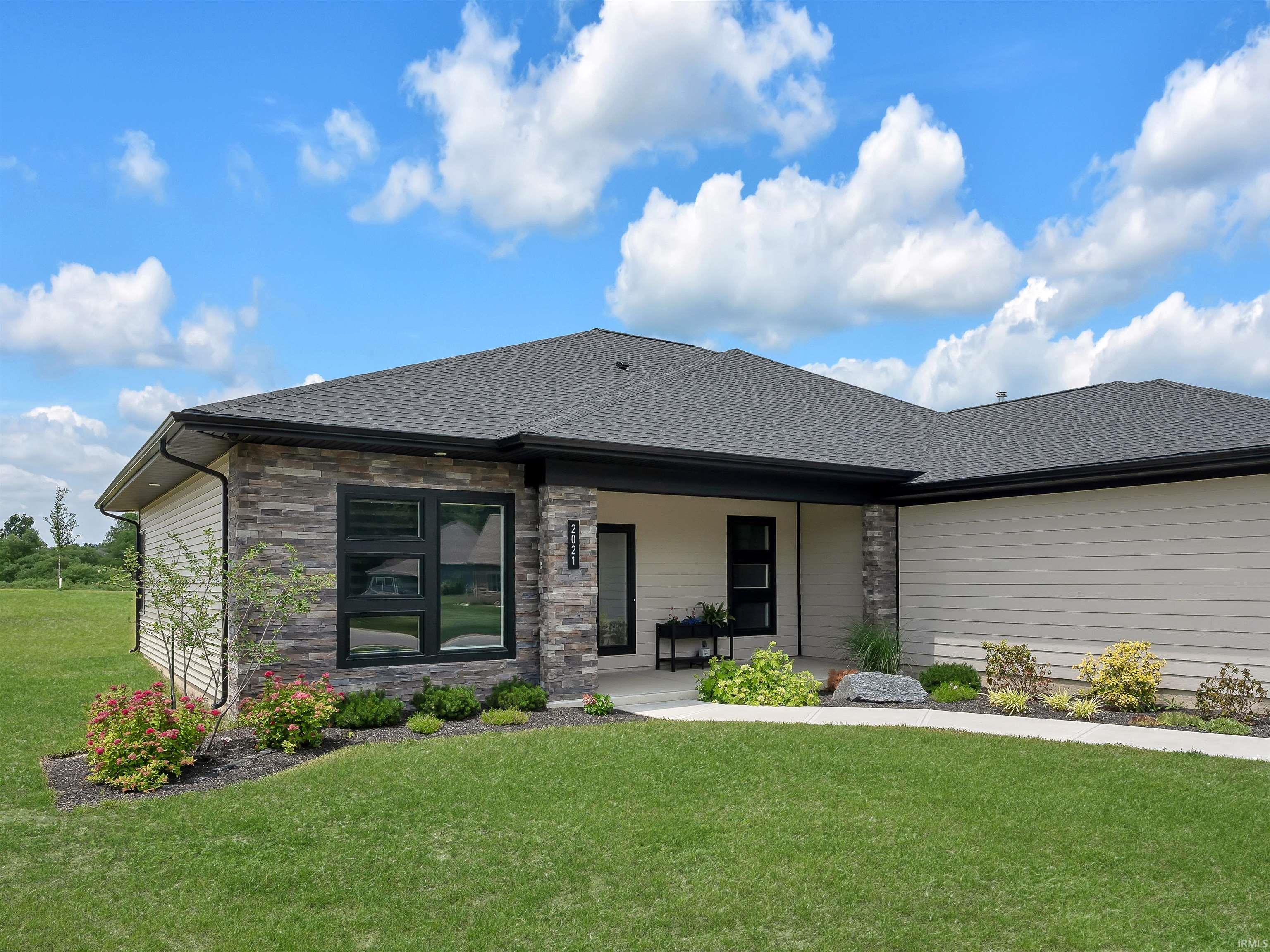 Photo 6 of 2021 Fairway Drive