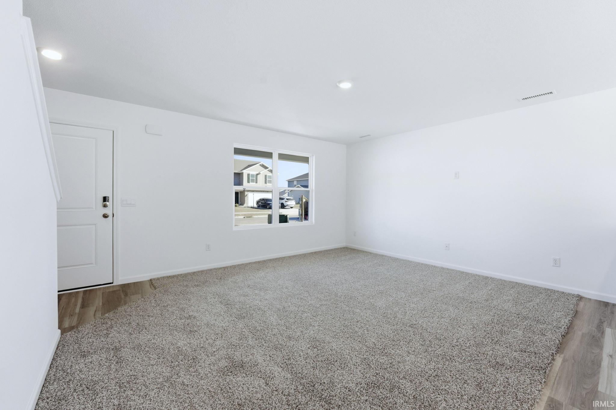 Photo 2 of 5040 Beechmont Lane