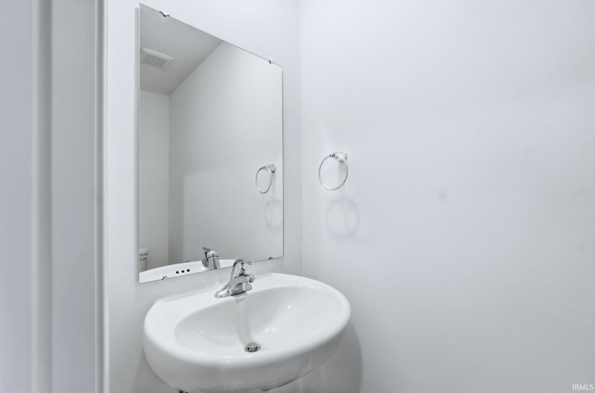 Photo 3 of 5008 Beechmont Lane